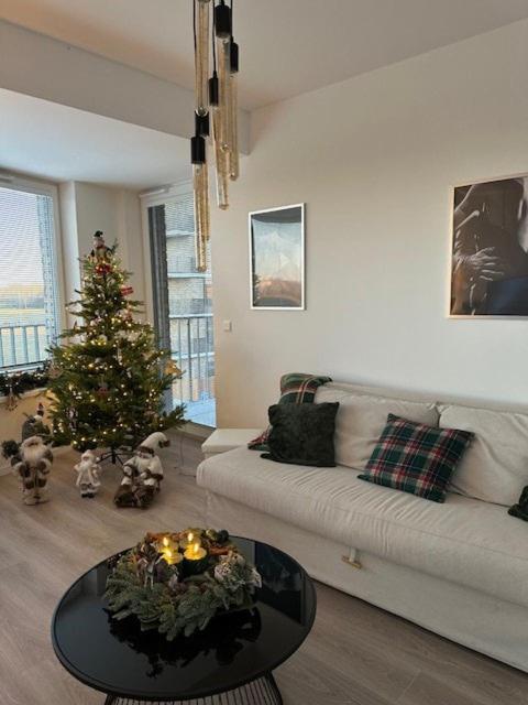Modern Beautiful Close To The Center Apartment *