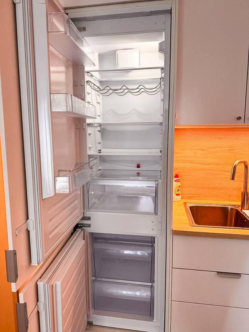 555 New & Fully Equipped With Free Garage Apartmán *