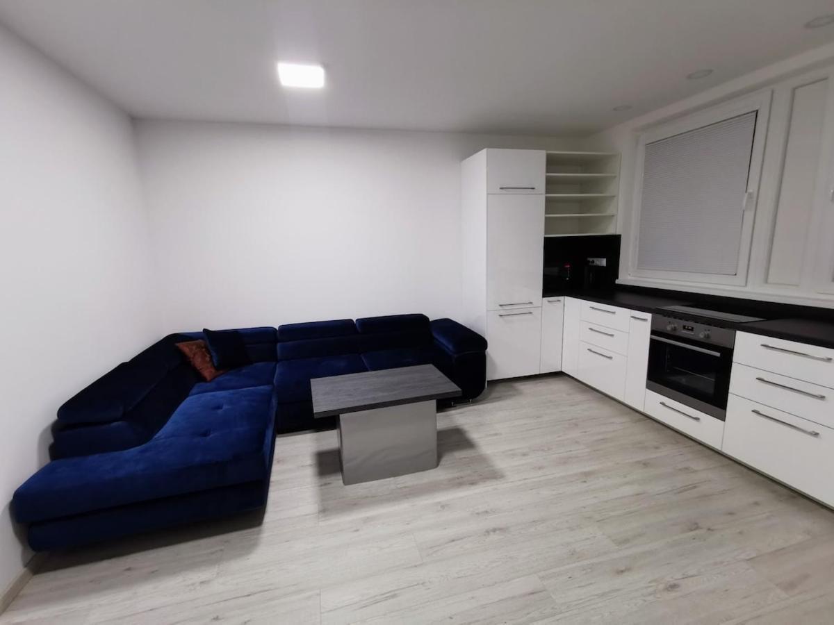 Apartment Halovaa *