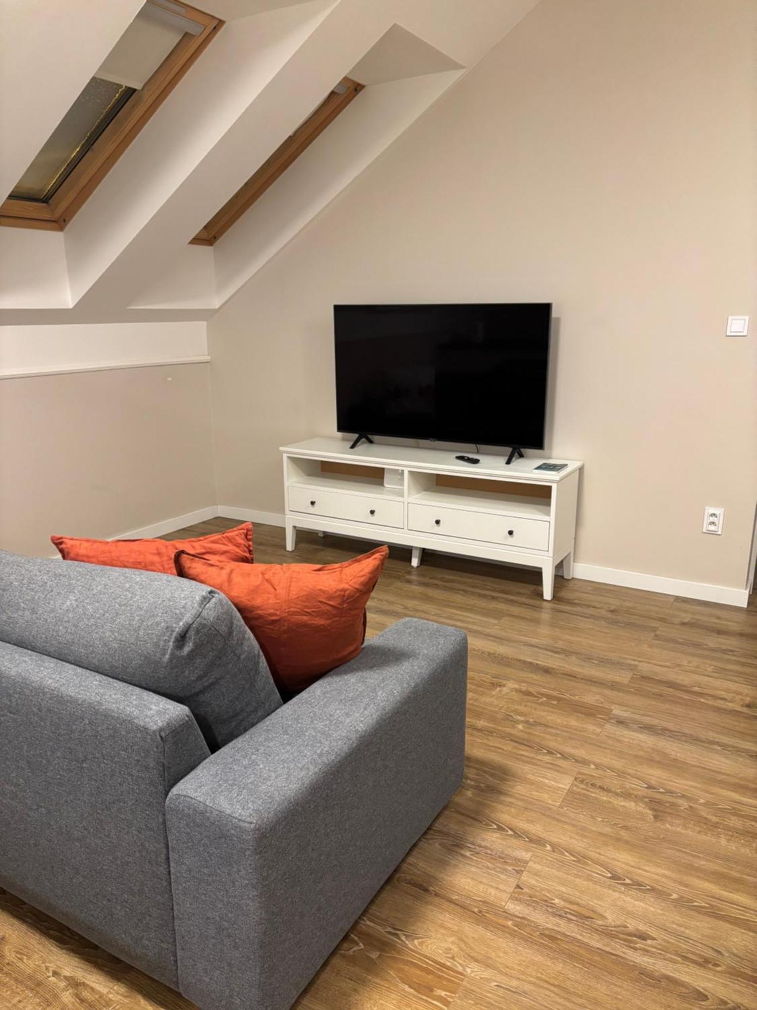 Apartment New 4 - Self Check In, Free Parking Bratislava
