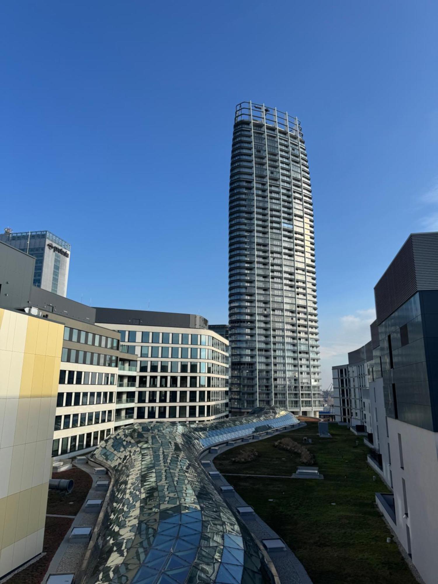 Eurovea Tower River View Down Town Bratislava