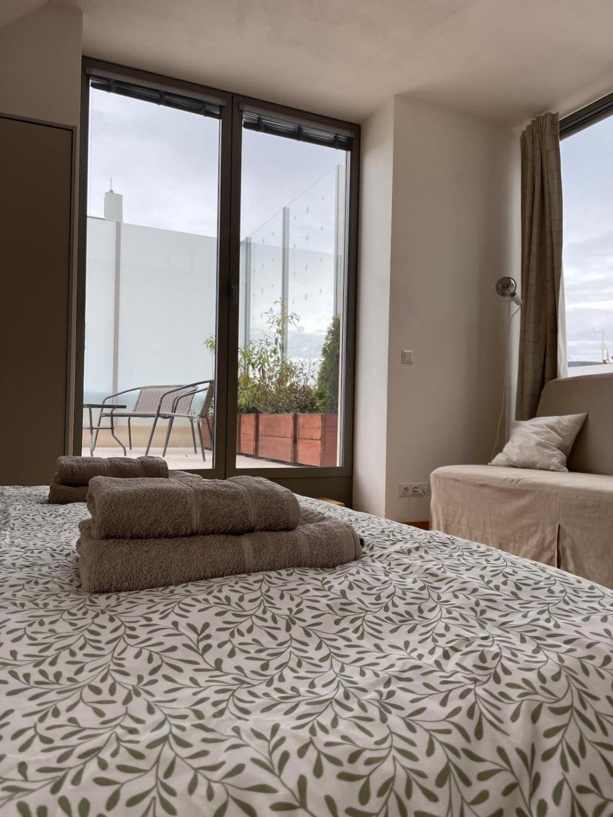 Modern Rooftop - Terrace, Coffee, Wifi Apartment *