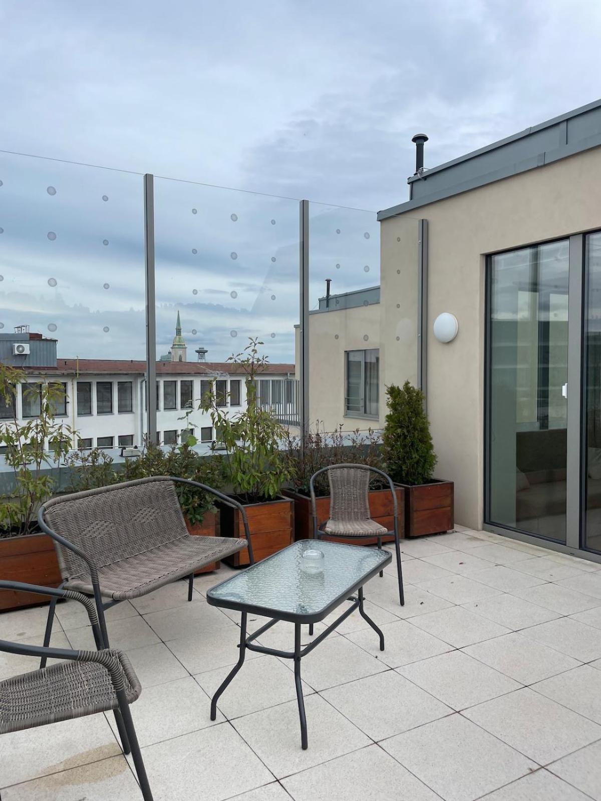 Modern Rooftop - Terrace, Coffee, Wifi *