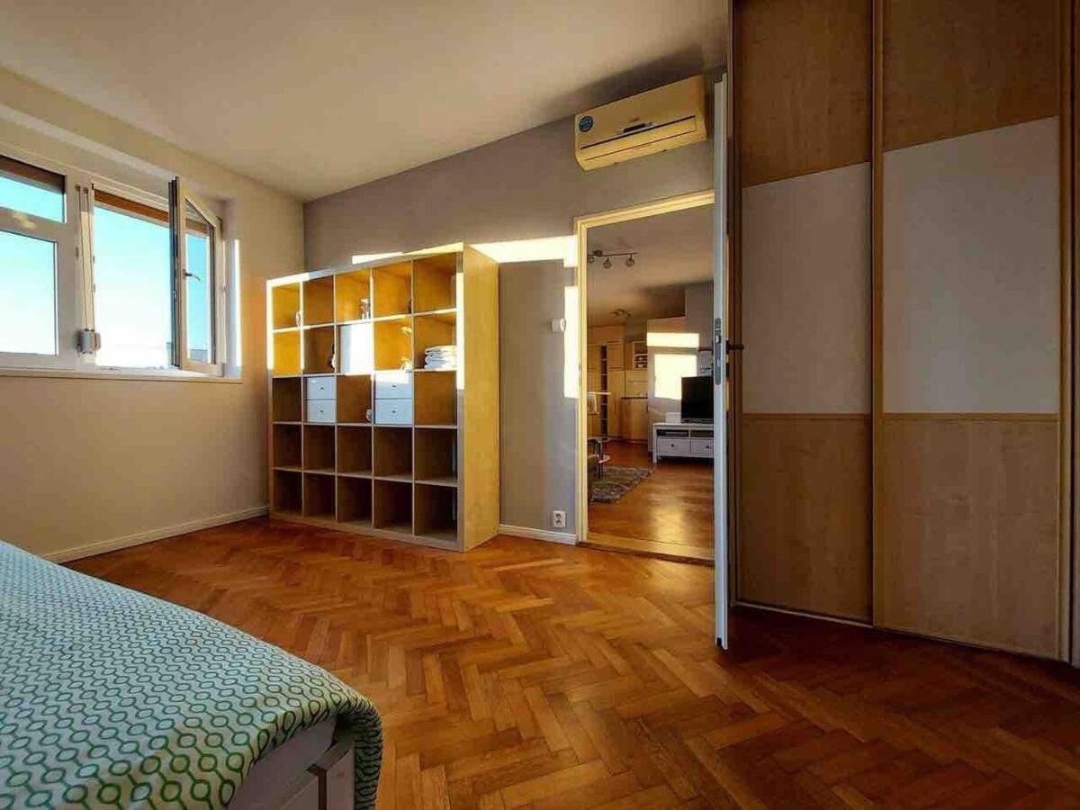 Apartment 1-bedroom Floor In Heart Of Old Town *