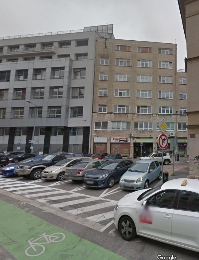 1-bedroom Floor In Heart Of Old Town