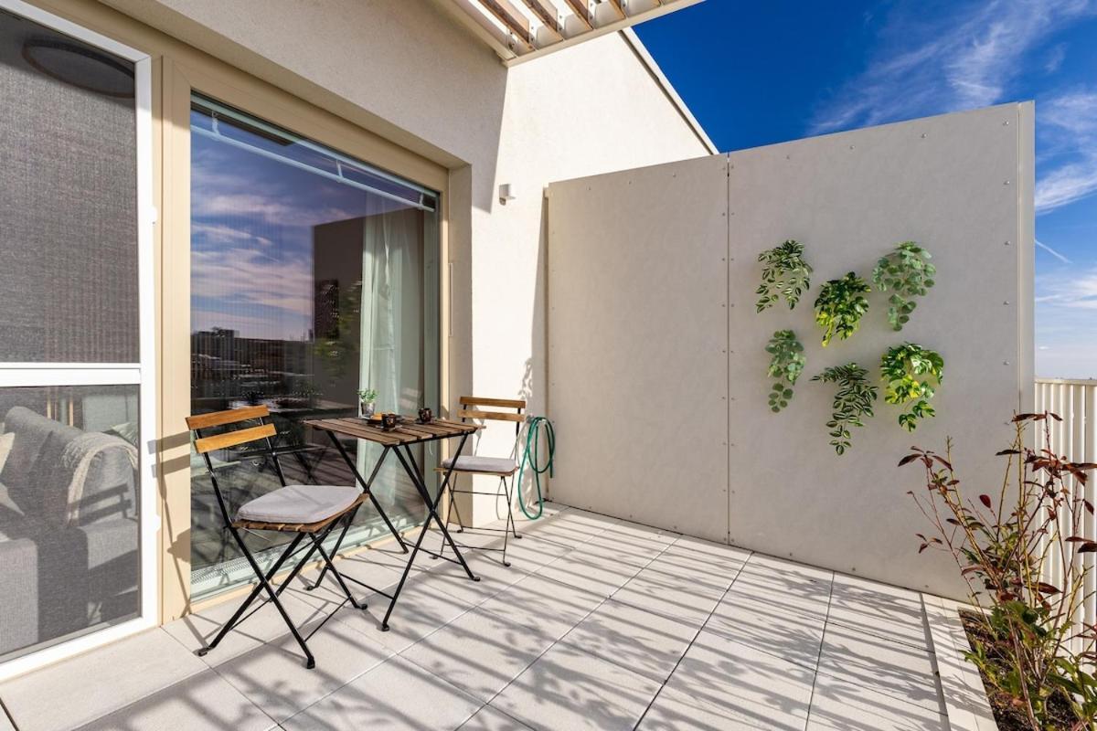 Relax In Style W Stunning Outdoor Space