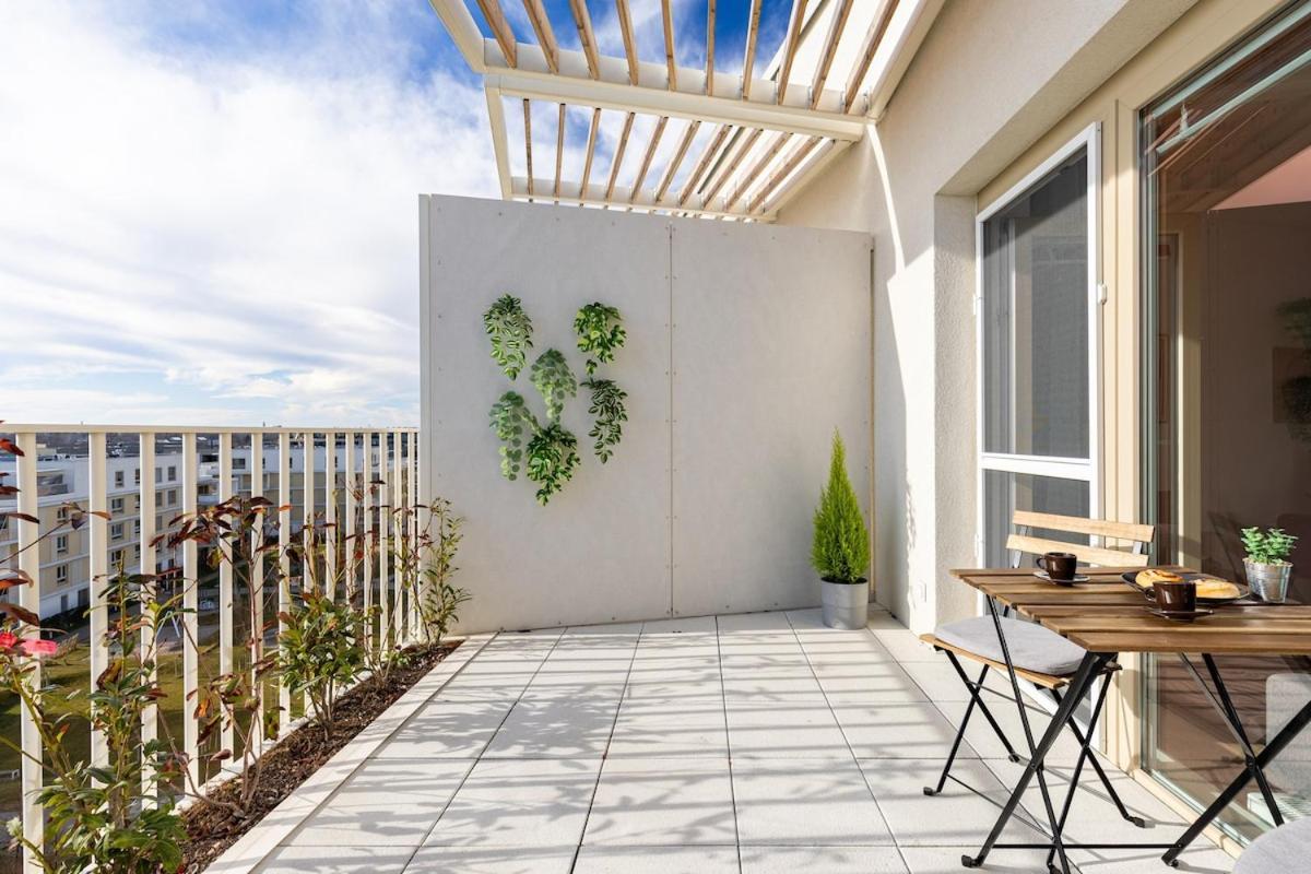 Relax In Style W Stunning Outdoor Space