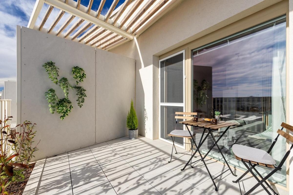 Relax In Style W Stunning Outdoor Space