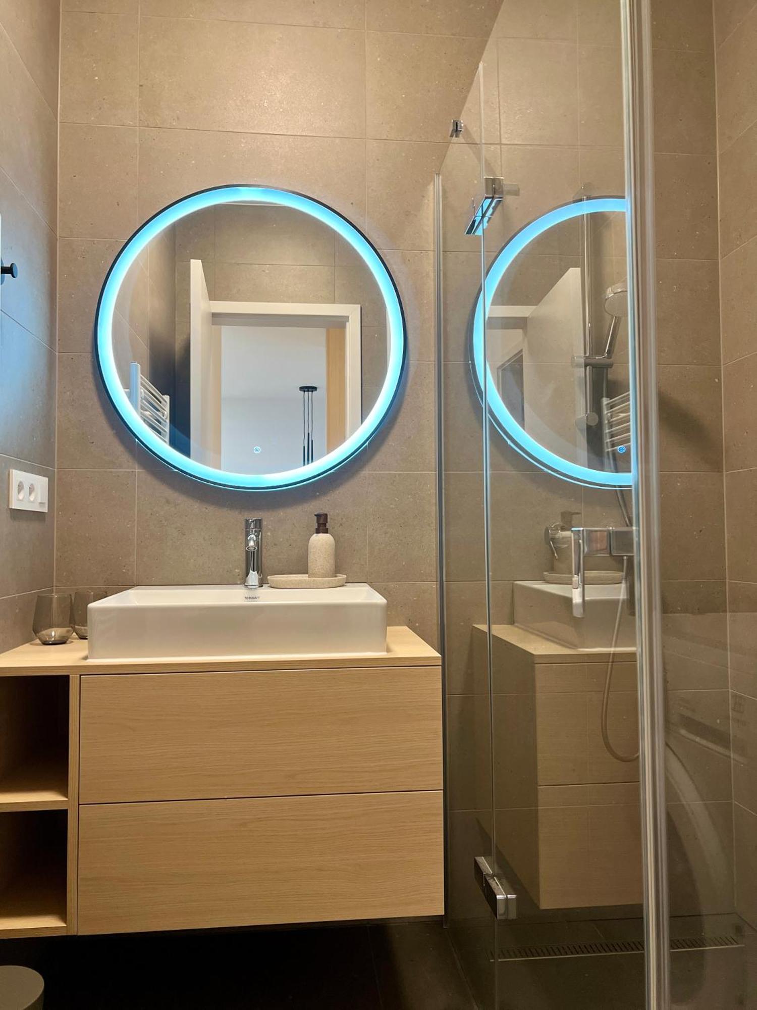 Cloud 9 Pri Myte Elegance - Brand New With Free Parking *