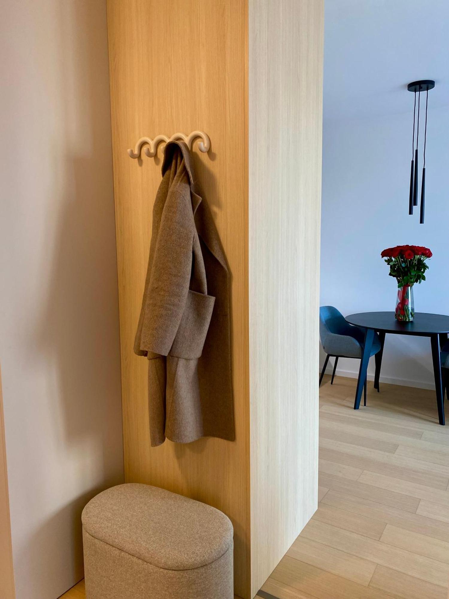 Cloud 9 Pri Myte Elegance - Brand New With Free Parking Apartment