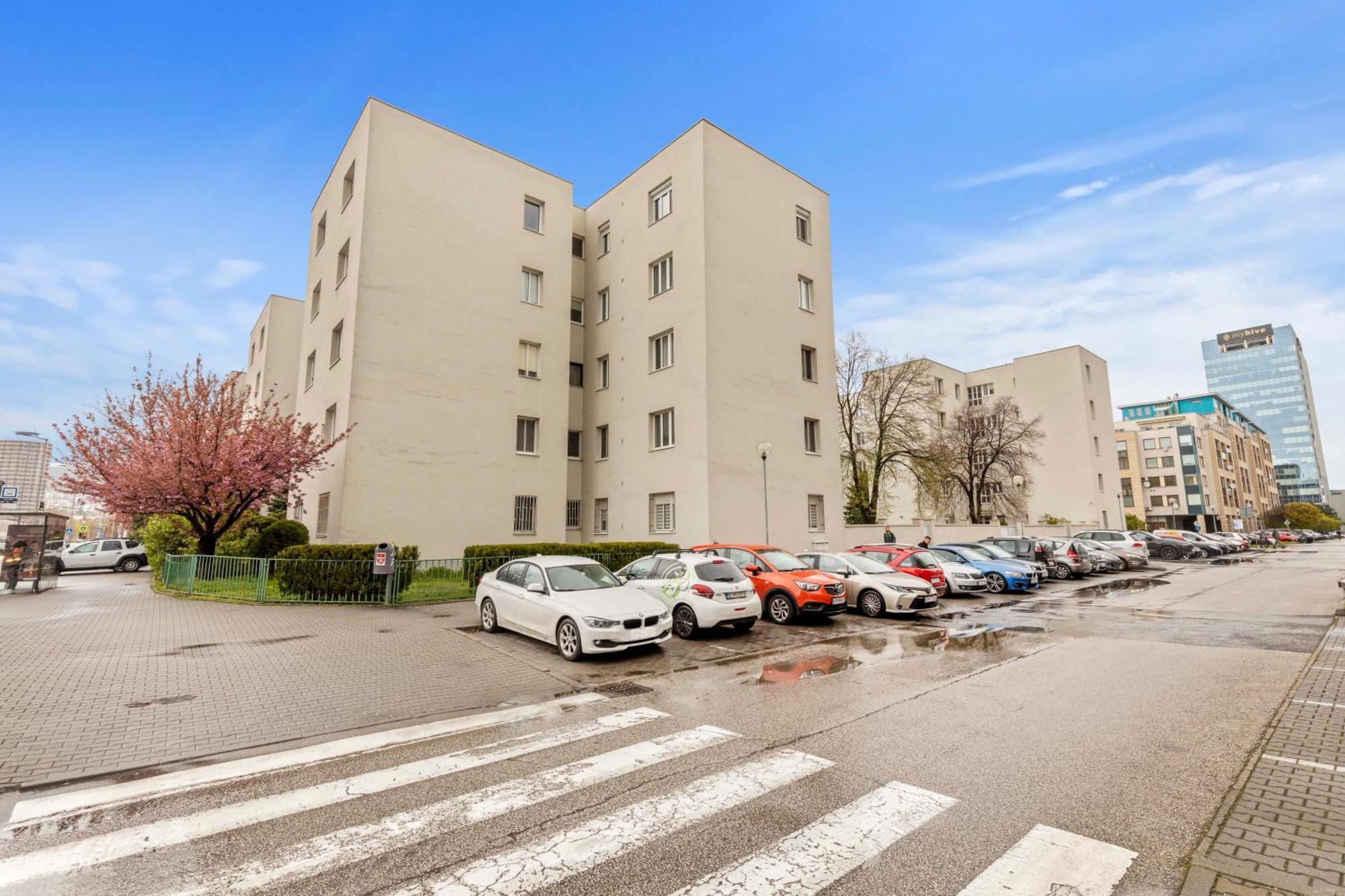 Apartment Easy Finance In