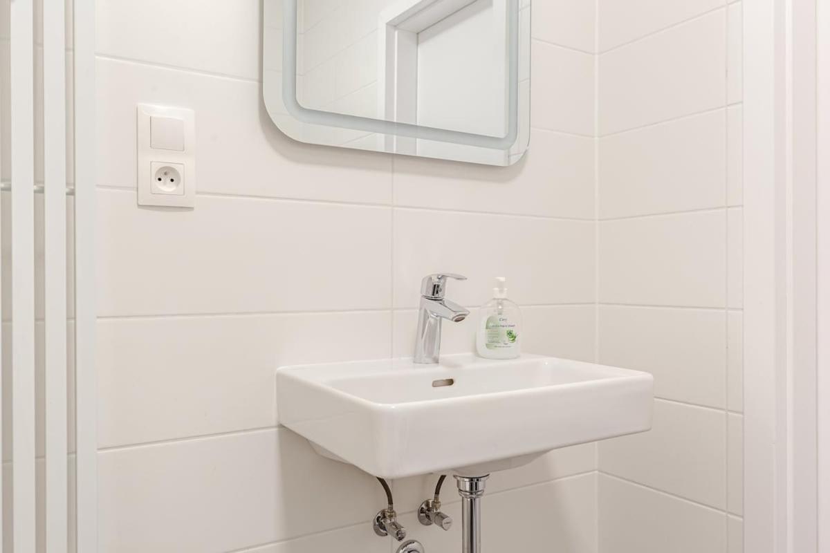 Newly Renovated 1-room In Historic Center *