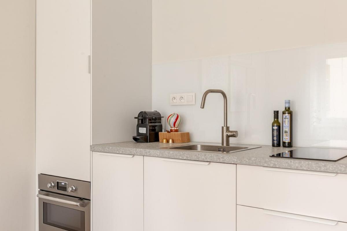 Newly Renovated 1-room In Historic Center Apartment