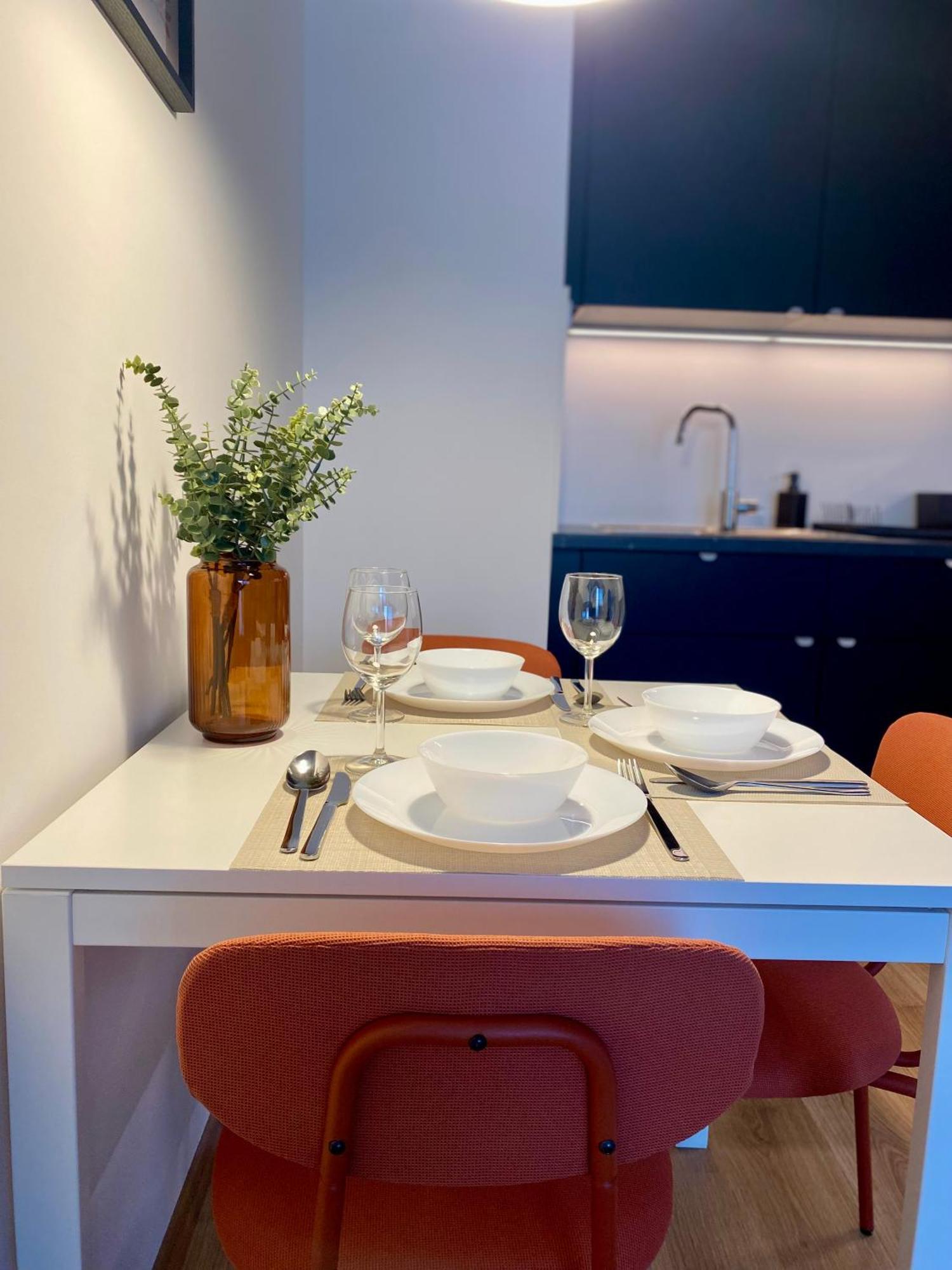Nook I Airport Apartment *