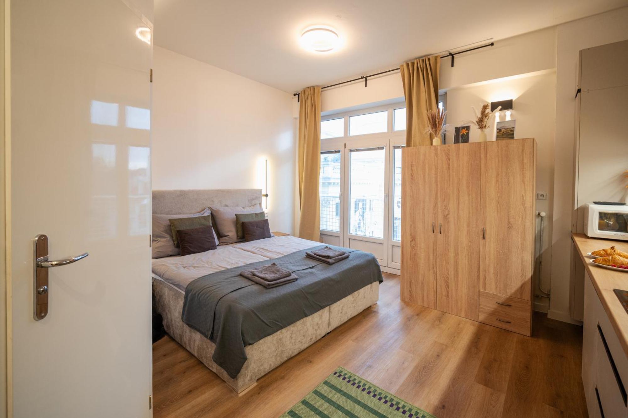Modern In Historic Center Old Town Apartment *