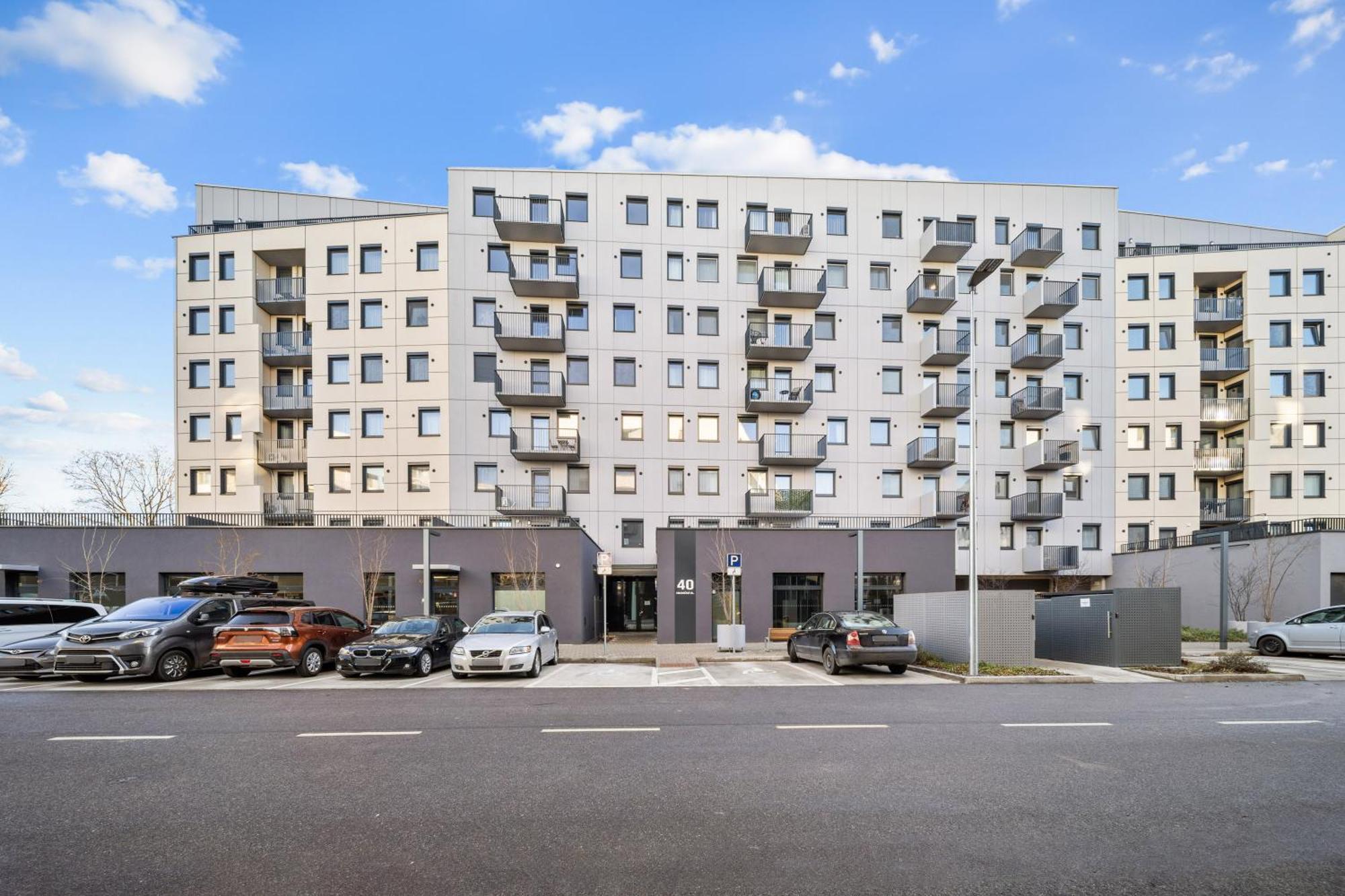 Modern 2-bedroom In The Heart Of Apartment *