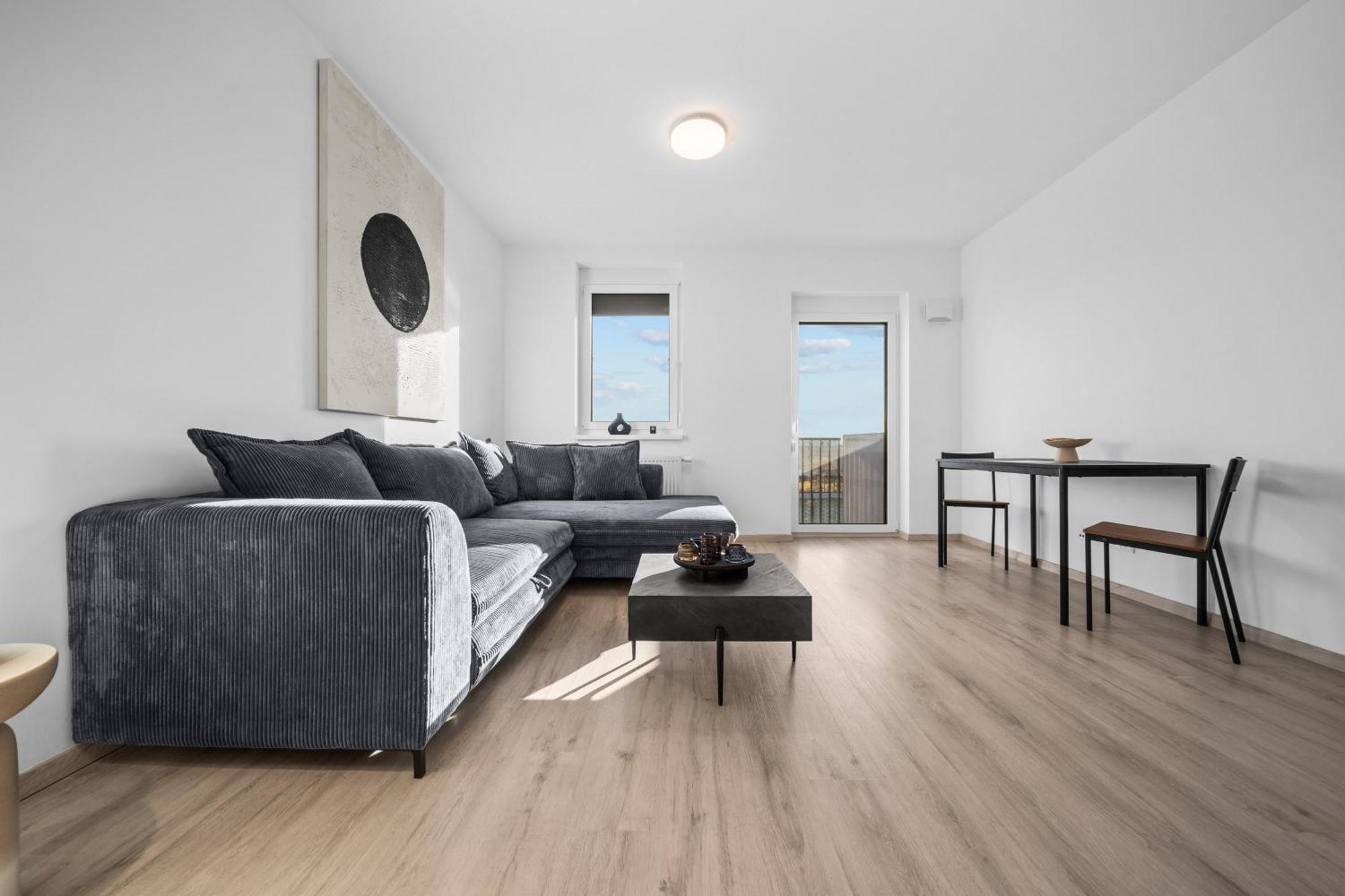 Modern 2-bedroom In The Heart Of Apartment *