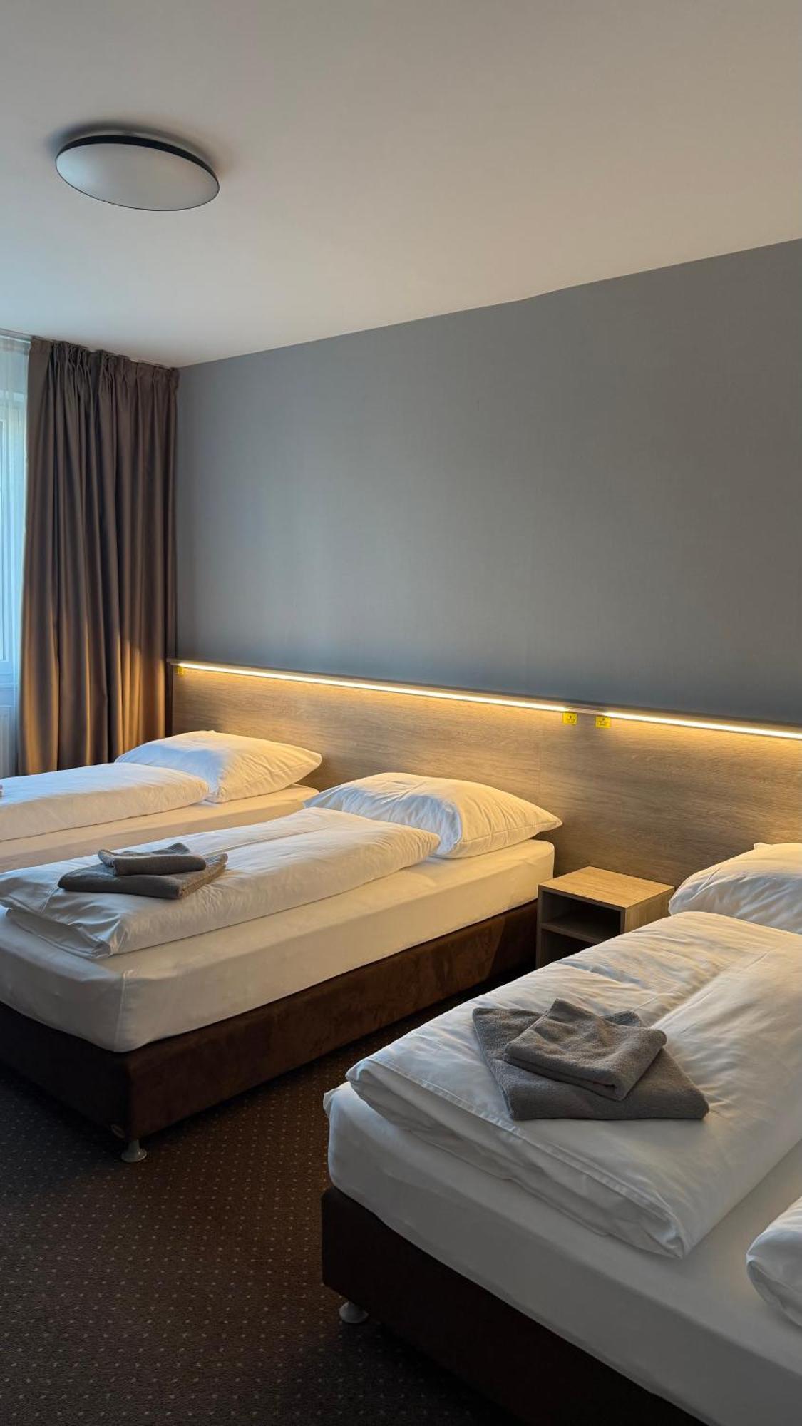 Hotel Aviator Garni 3*