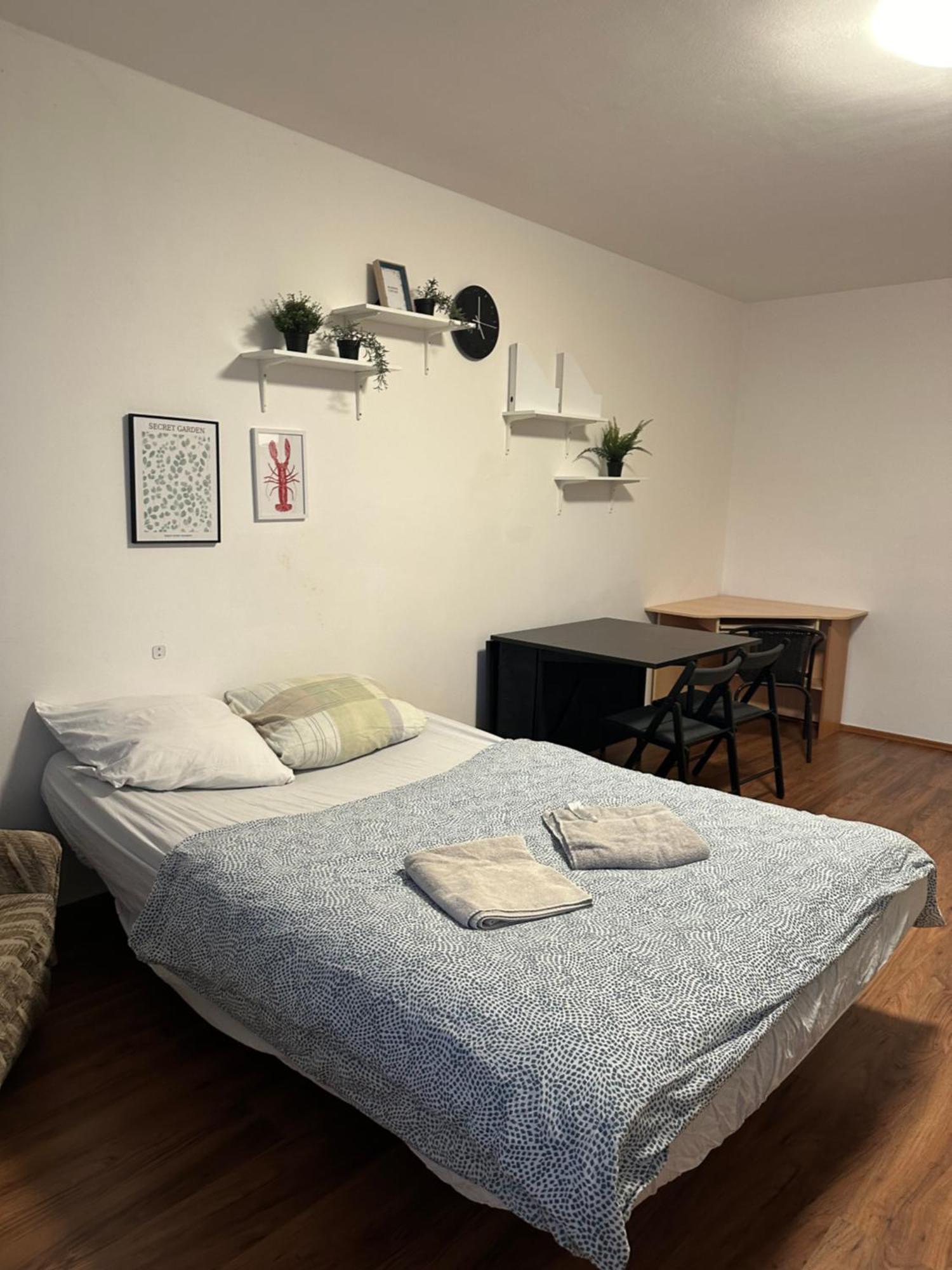 Private 1 Km From Center With Kitchen Apartamento Bratislava