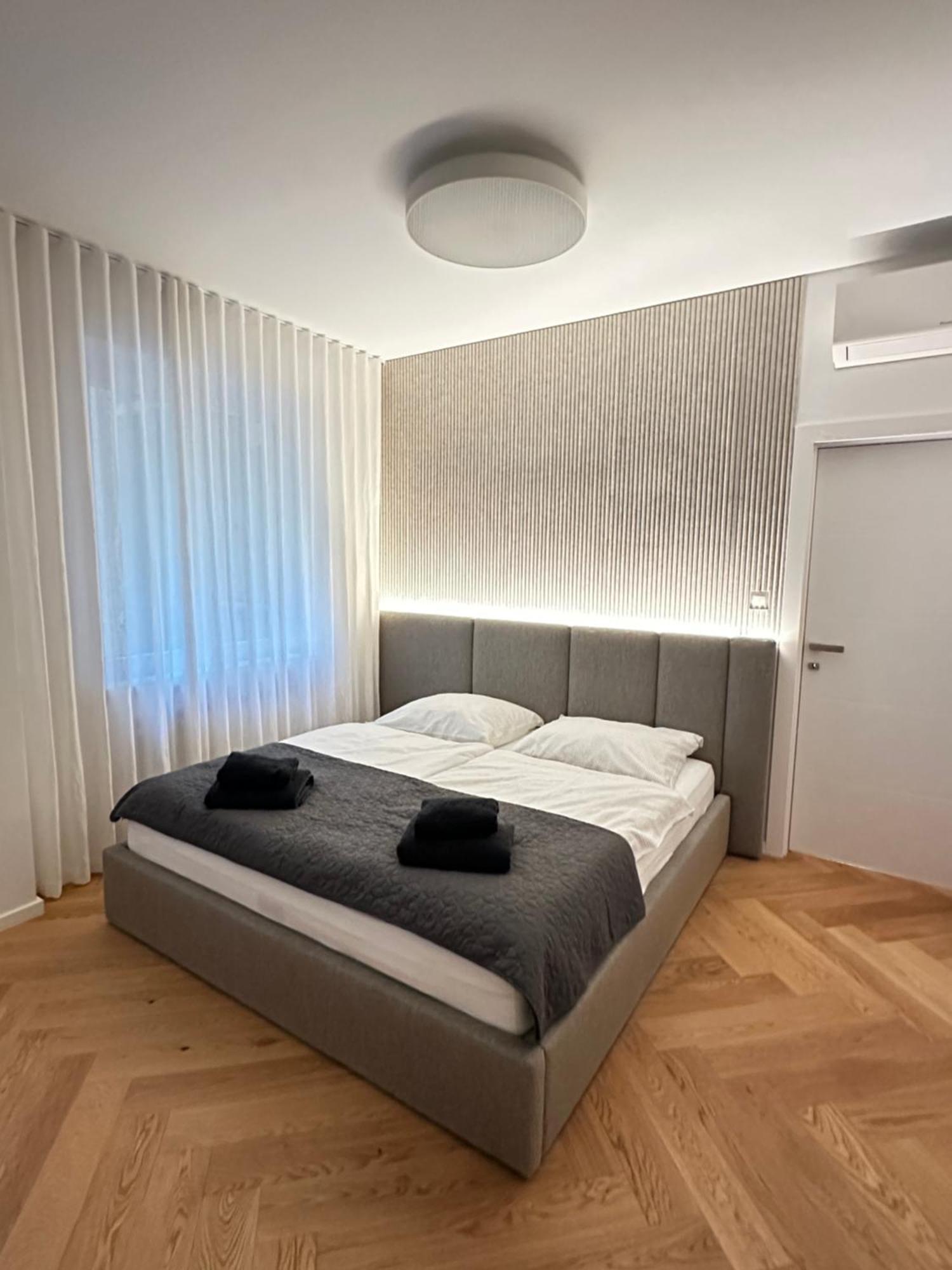 Oldtown 130m2 ,60m2 Terrace And 2 Bathrooms * Bratislava