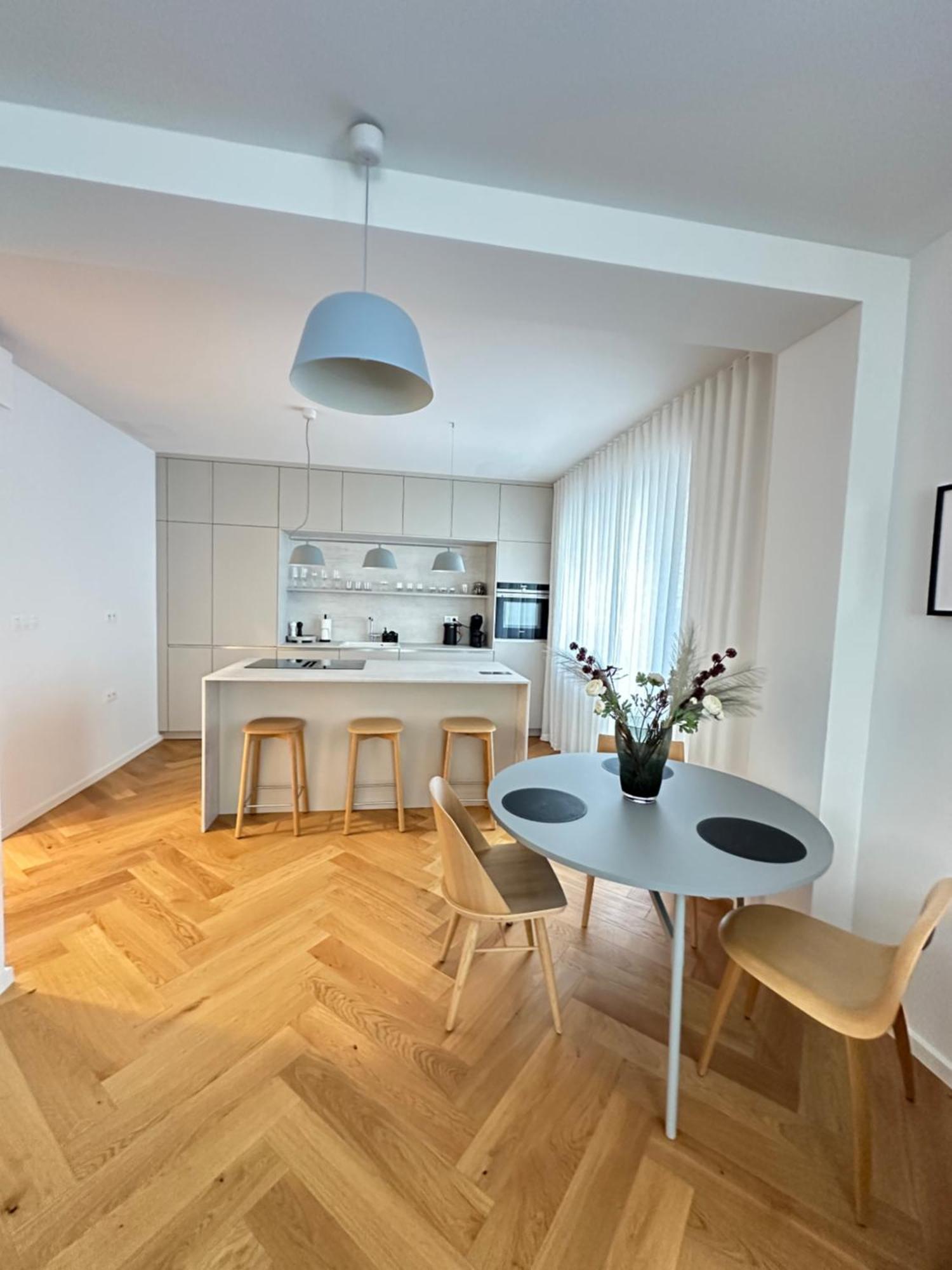 Oldtown 130m2 ,60m2 Terrace And 2 Bathrooms Bratislava