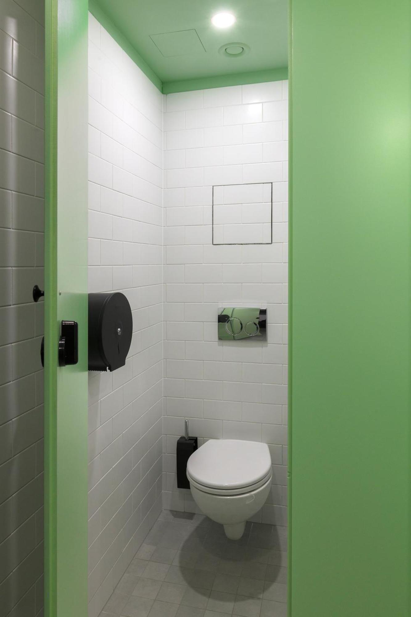 Izy Hostel *