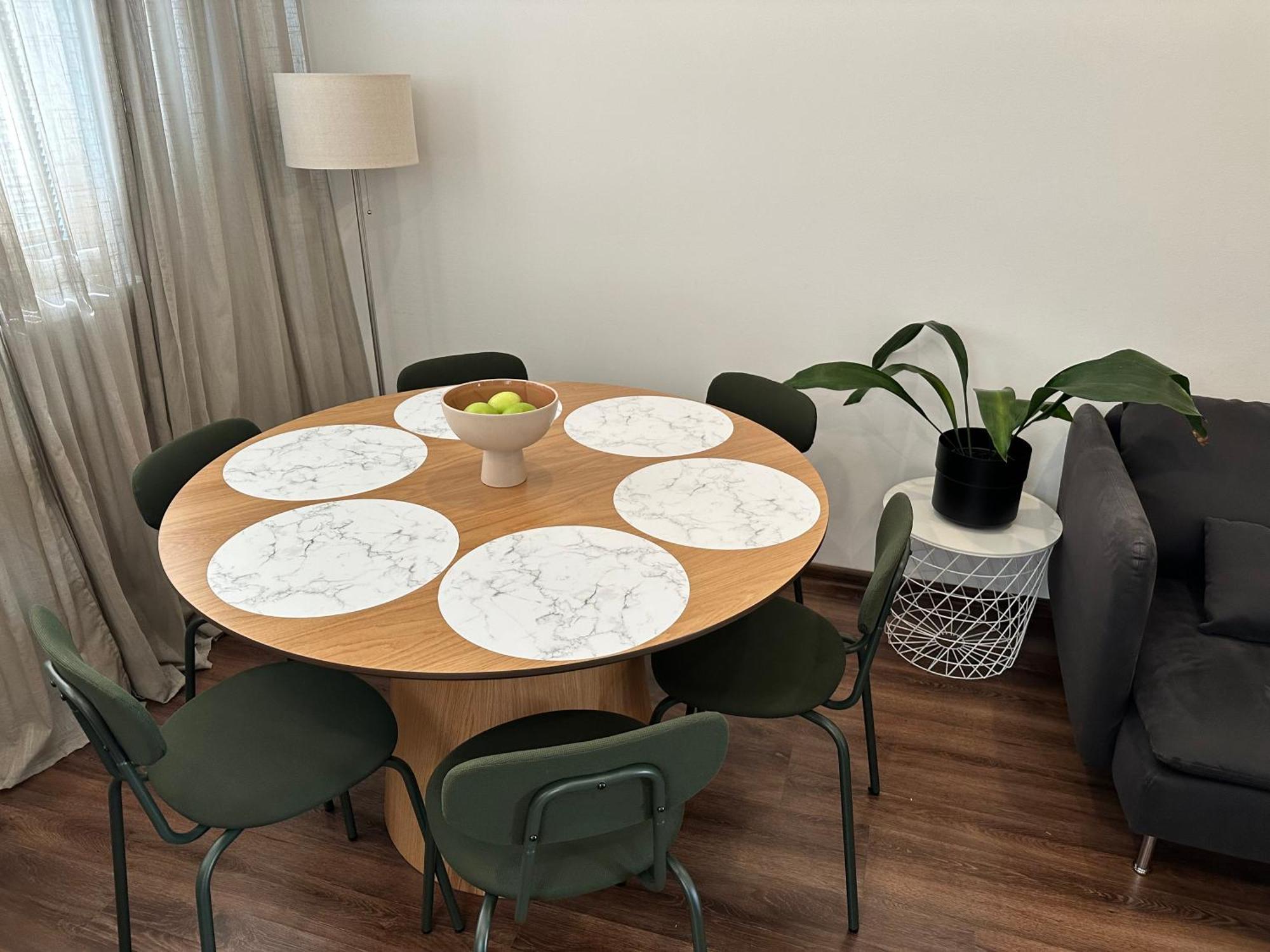 Apartment Spacious 3-bedroom Modern - Newly Furnished