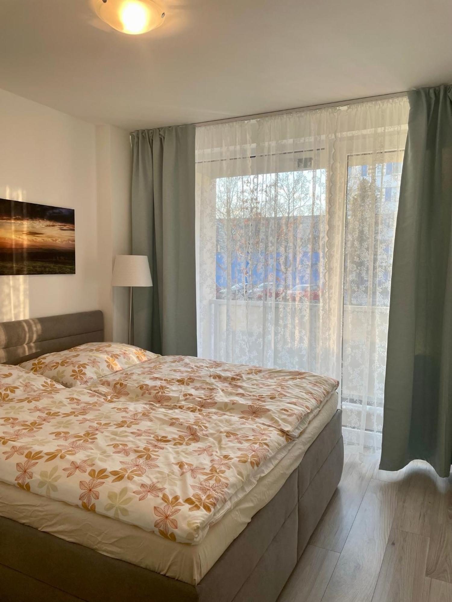 Great Location, Private Parking, New * Bratislava