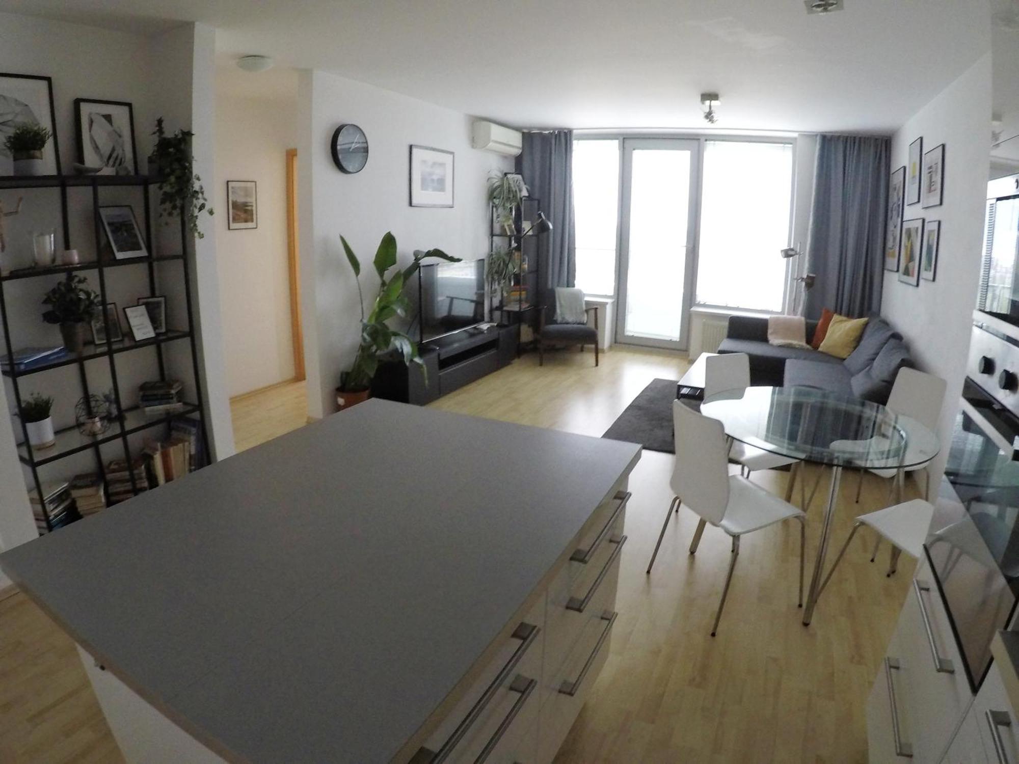 Sunny Free Parking Beauty Balcony View, 3 Towers Apartamento