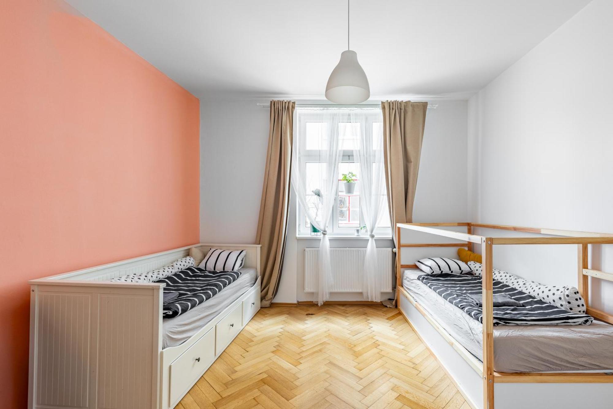 Cozy In Historic Apartment