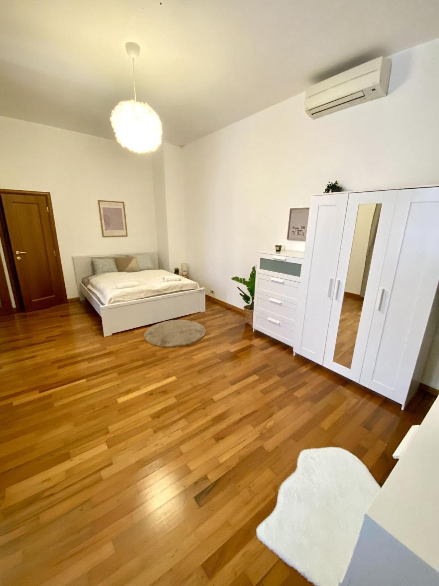 Apartment Vera - Old Town, Ac, Balcony