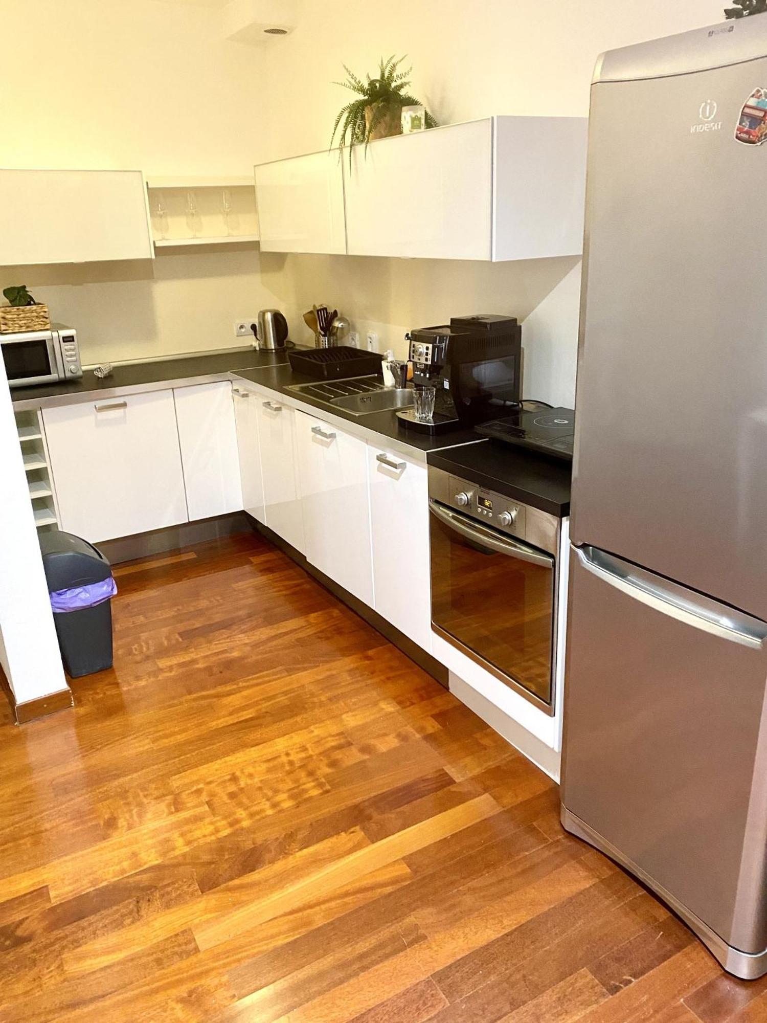 Vera - Old Town, Ac, Balcony Apartment