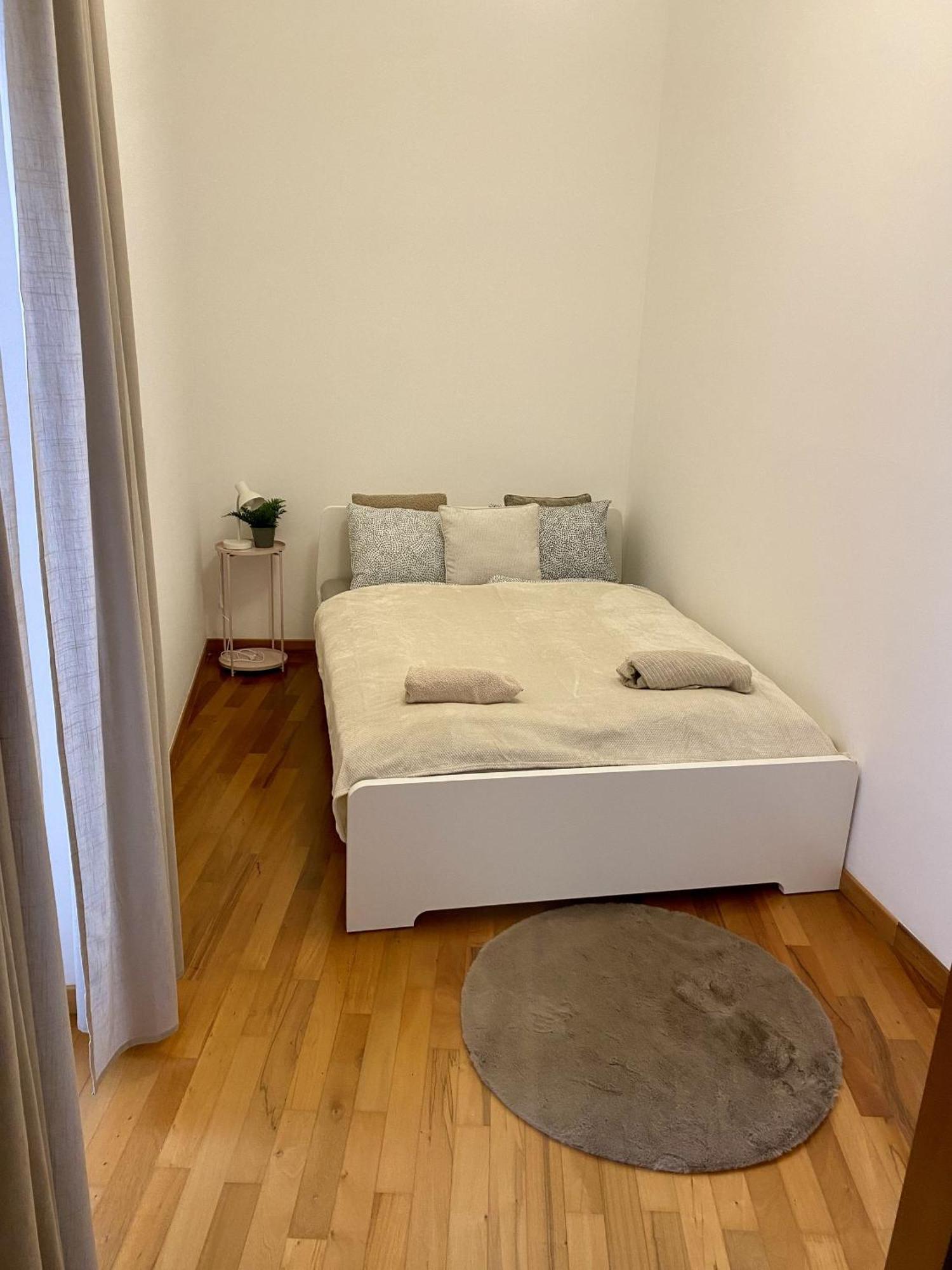 Vera - Old Town, Ac, Balcony Apartment *