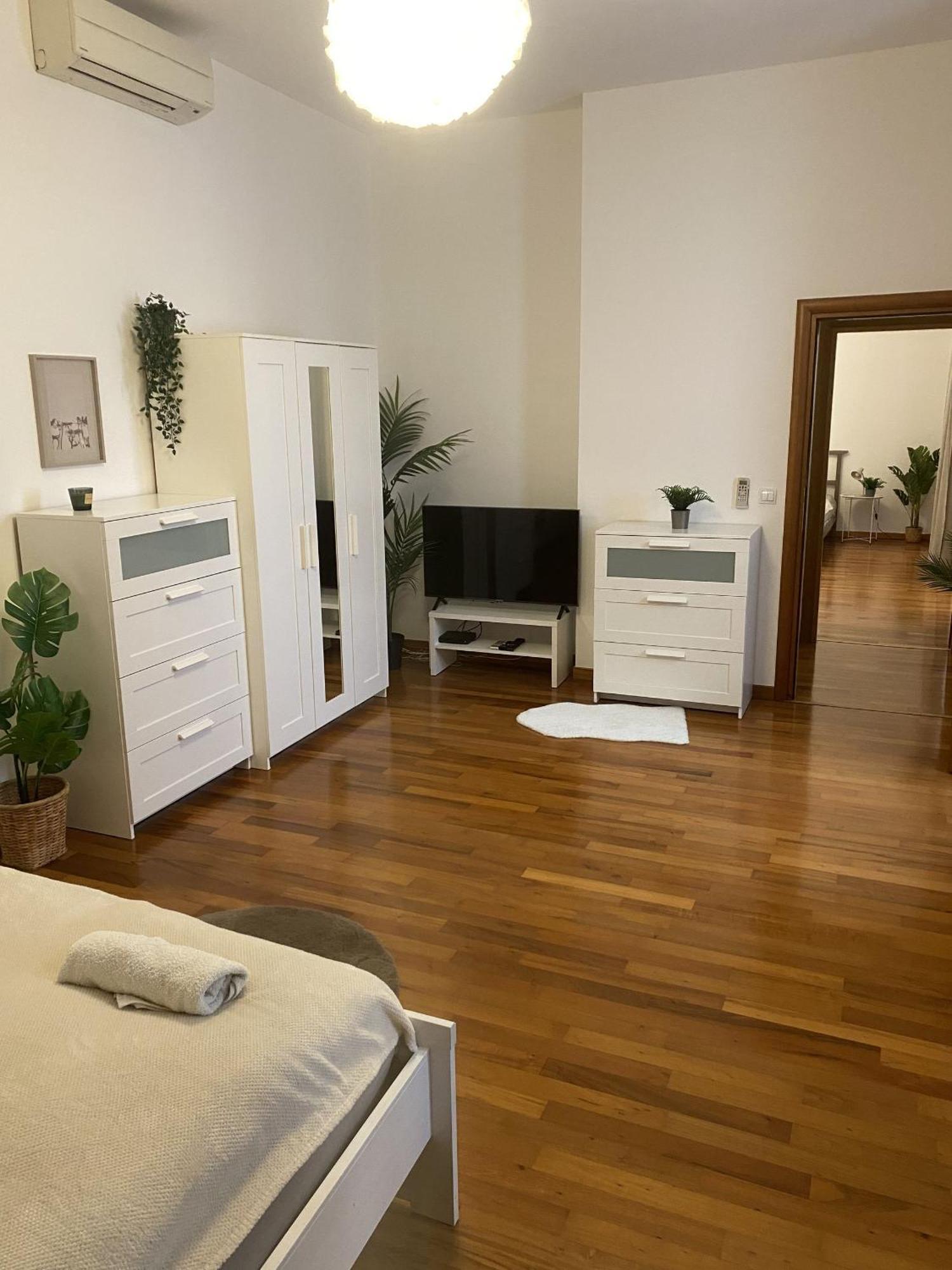 Vera - Old Town, Ac, Balcony Apartment Bratislava