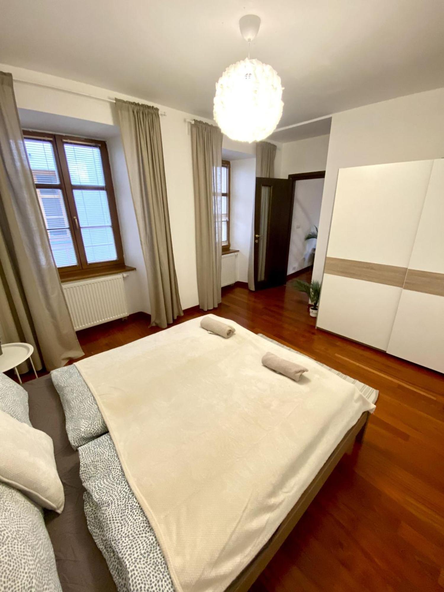 Vera - Old Town, Ac, Balcony Apartment *