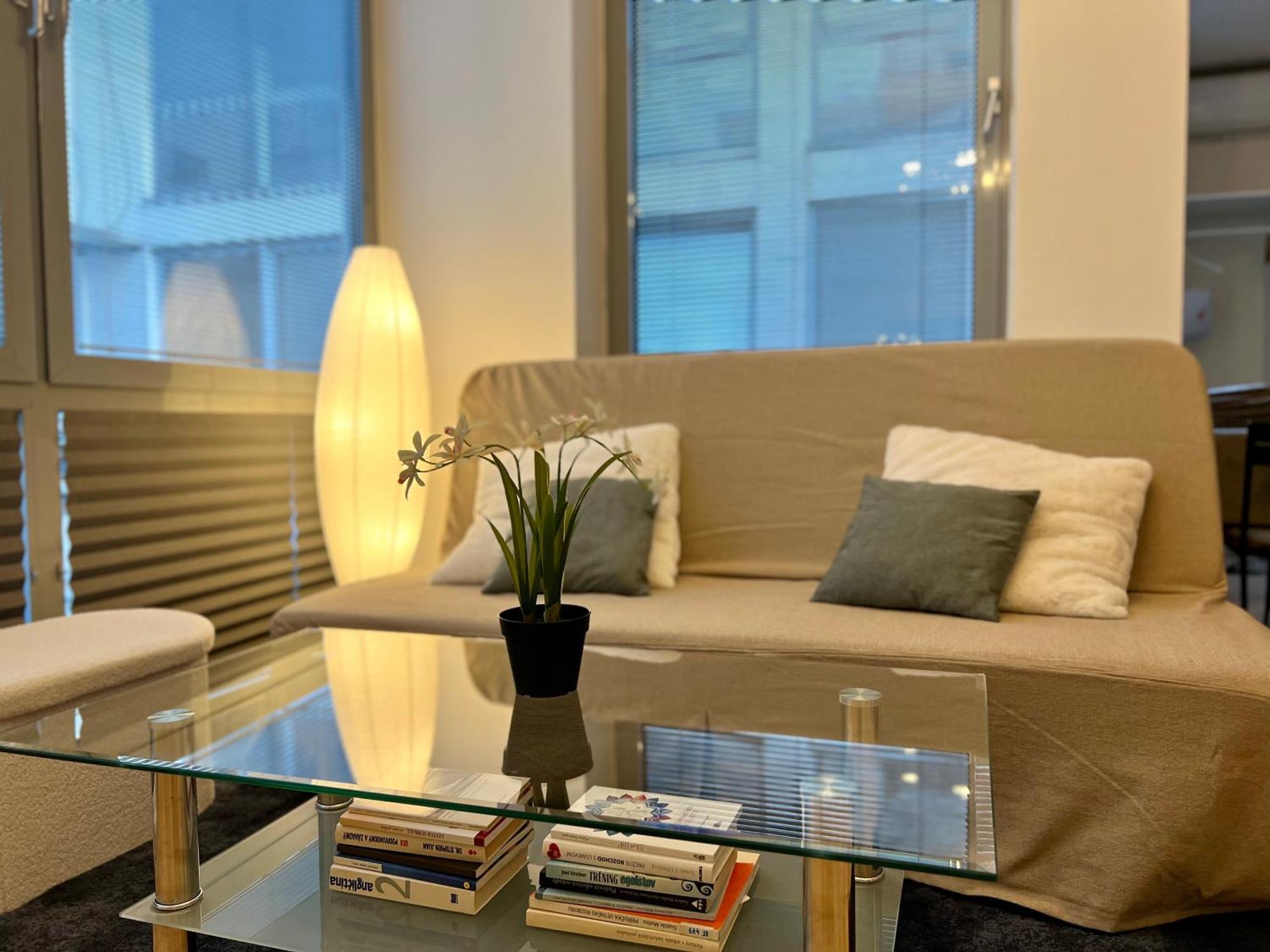 Apartment Adm Spacious In Center - Wifi, Coffee, Ac Bratislava