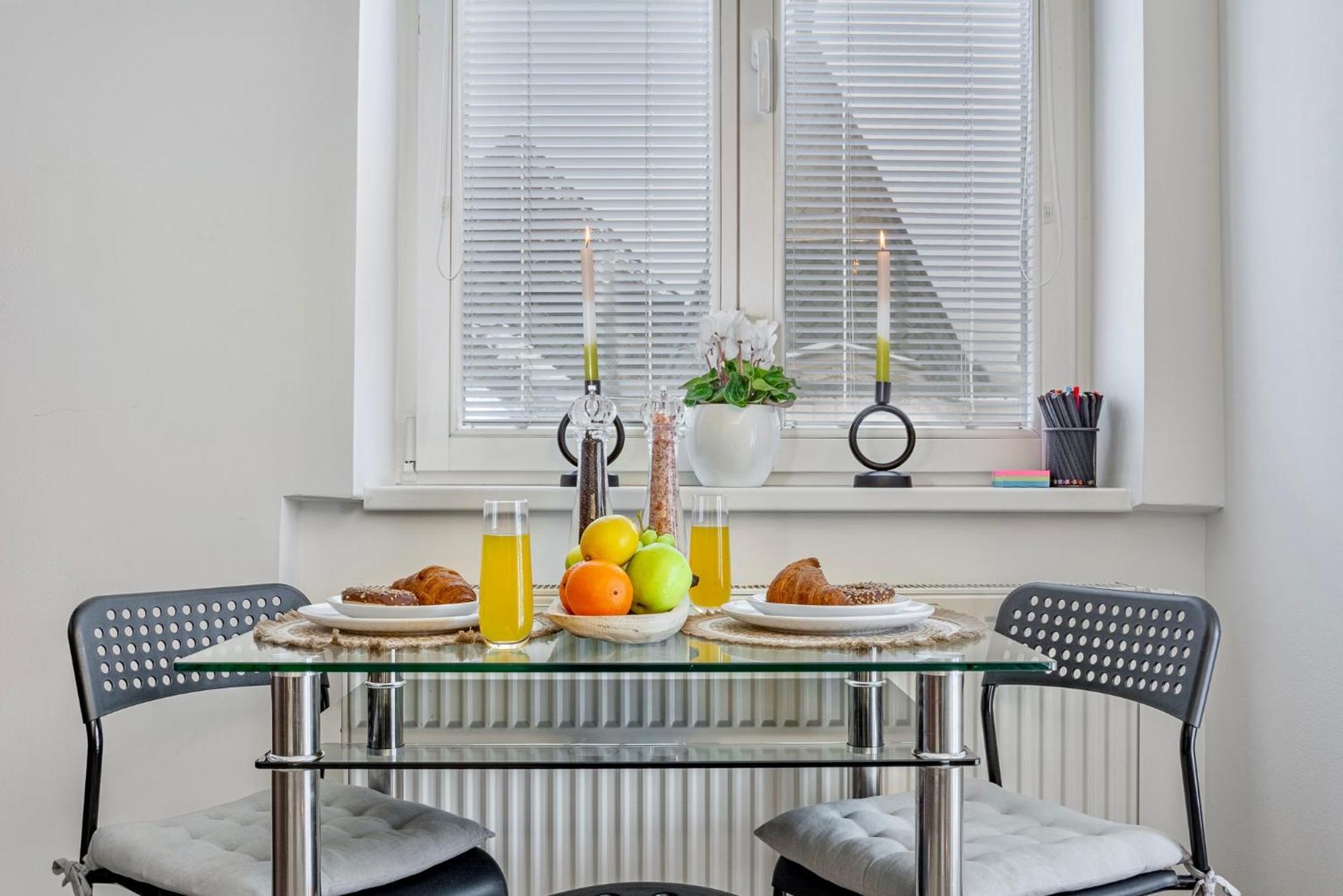 Natural-style In The Centre Of Apartment *