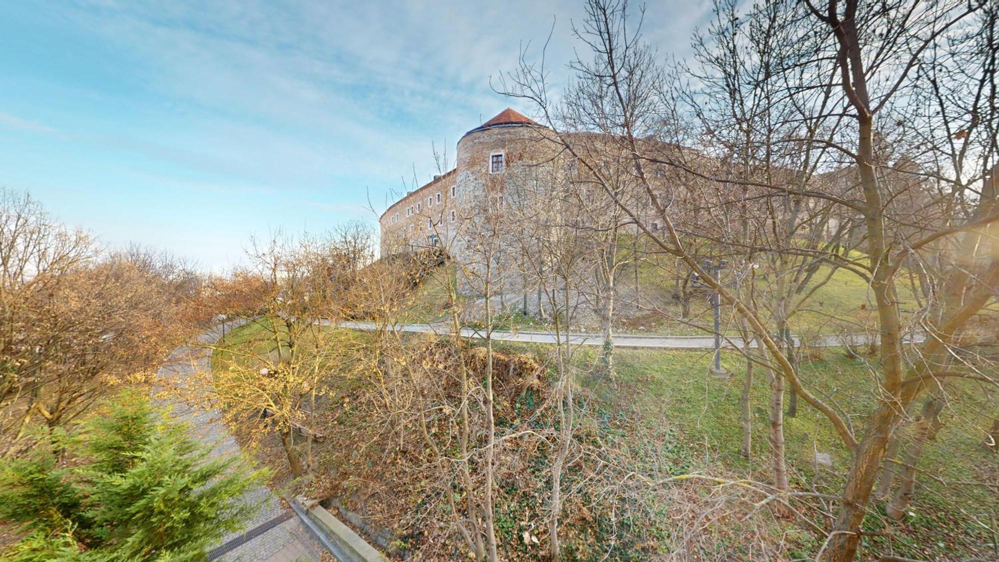 Sag Close To The Castle Free Parking Apartment