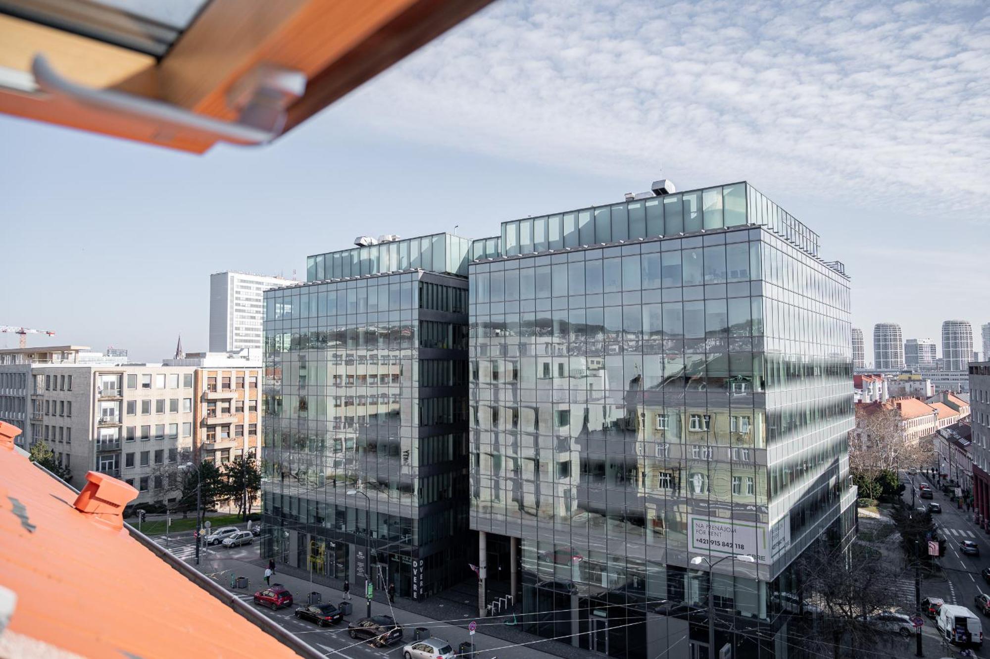 Center * Pressburg