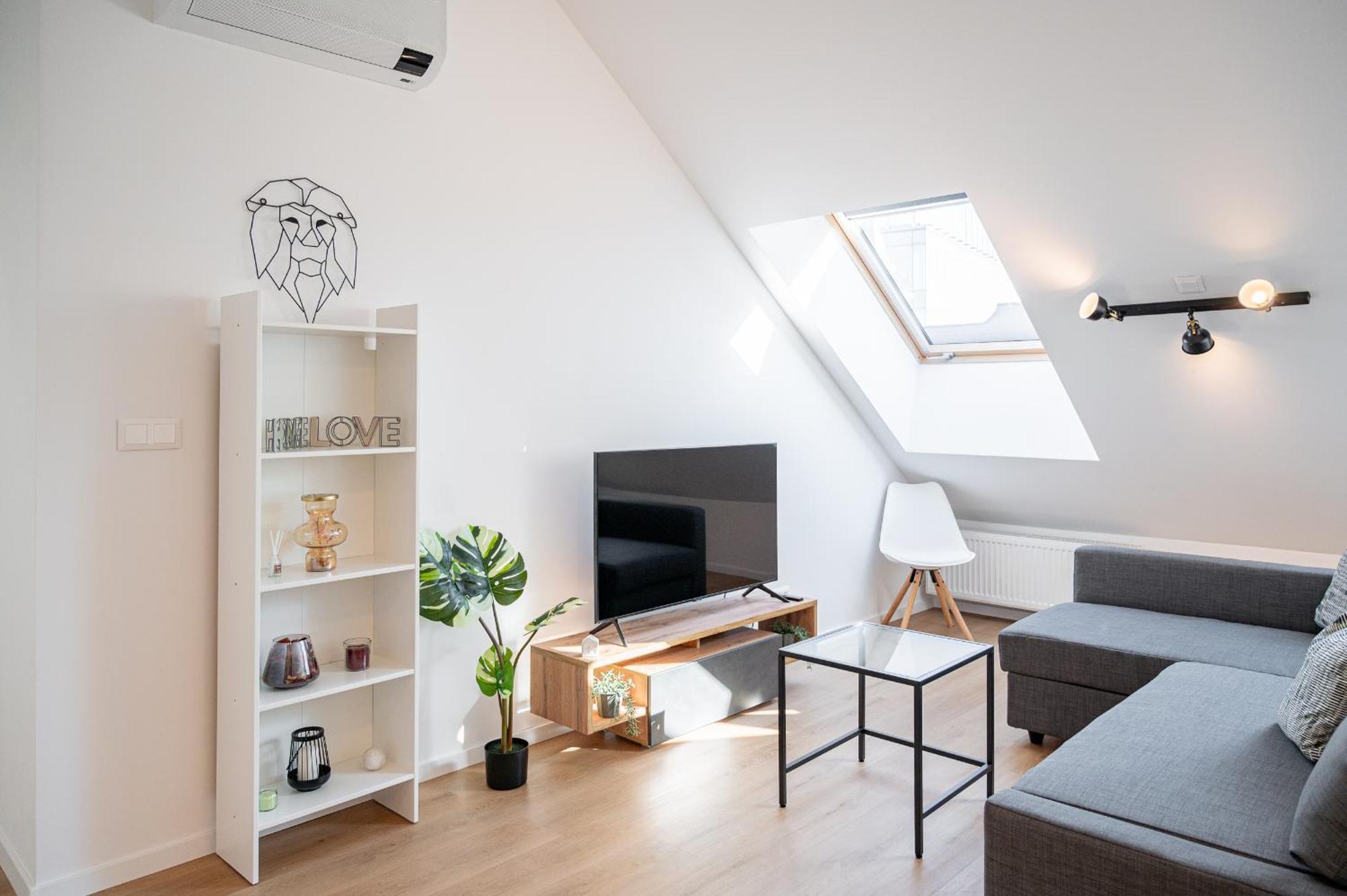 Center * Pressburg