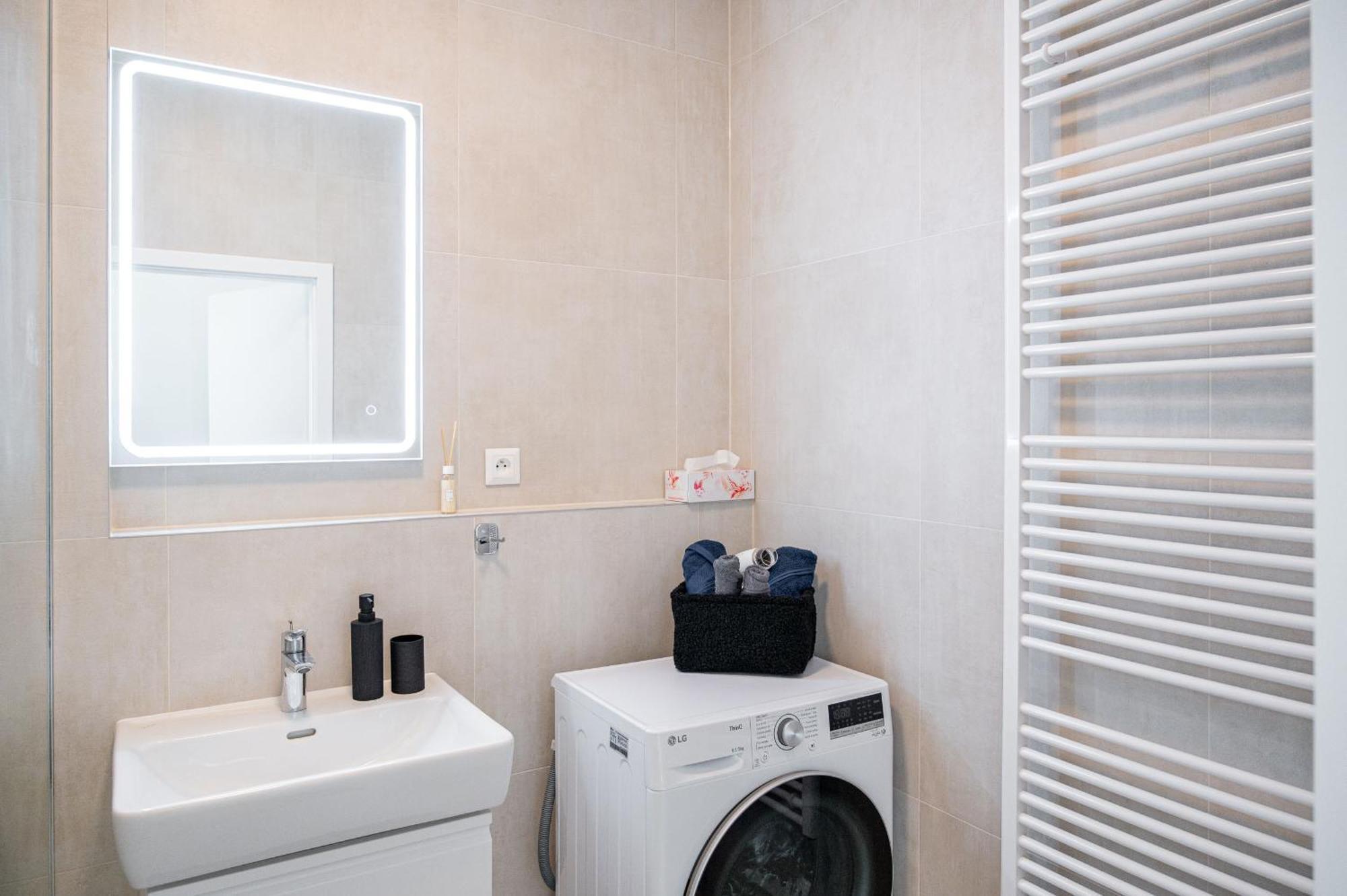 Center Apartment *