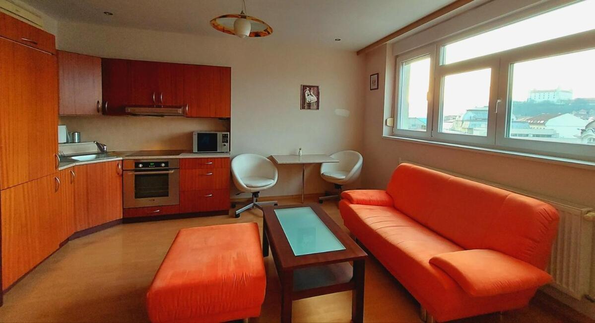 Cozy 1 Bed Floor In The Old Town Apartment *