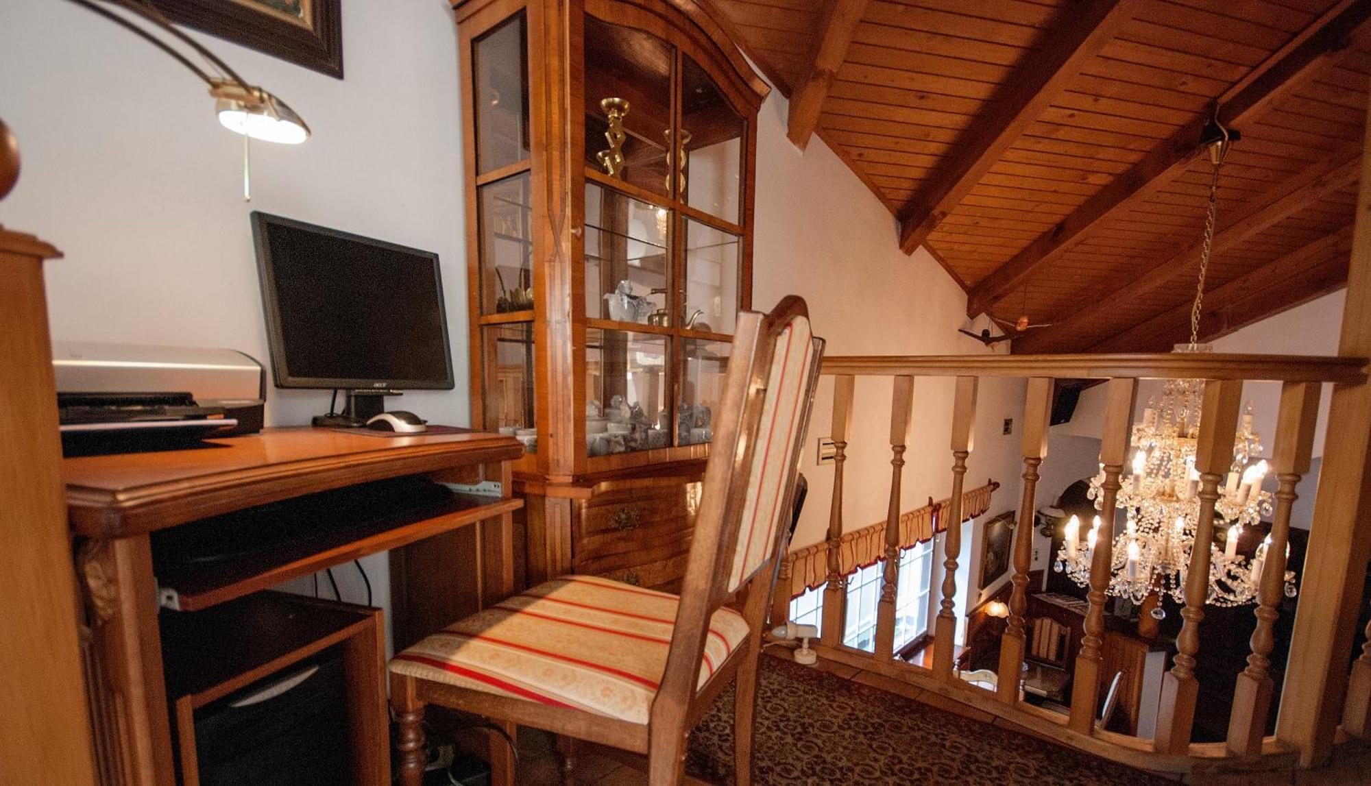Panoramic Castle With Free Private Parking Apartment *