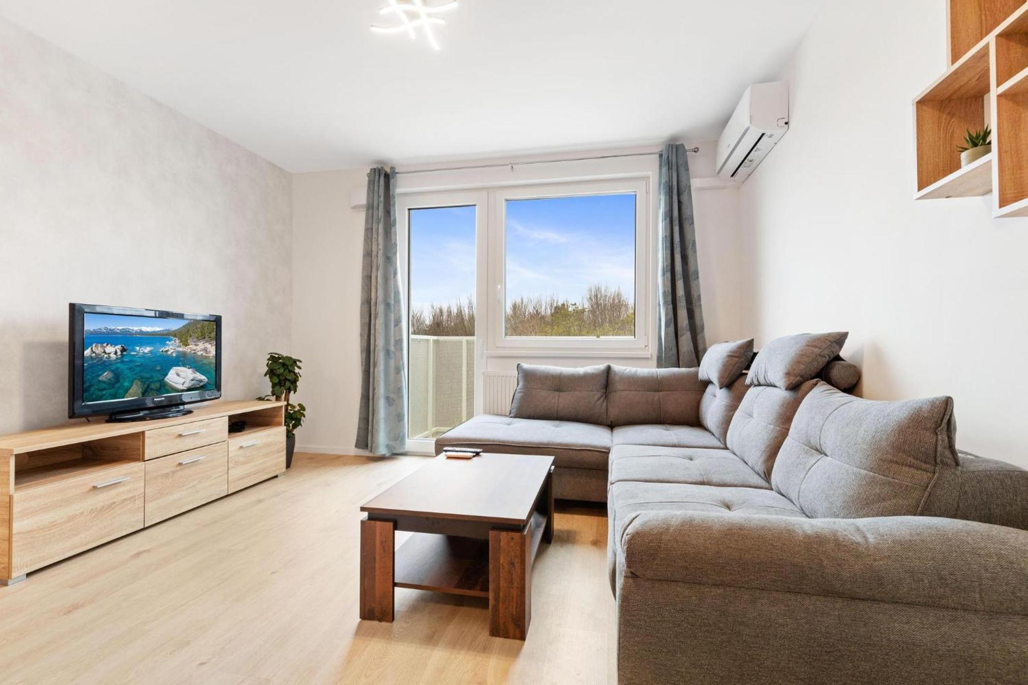 Apartment Ah Ovocne Sady- Next To Airport