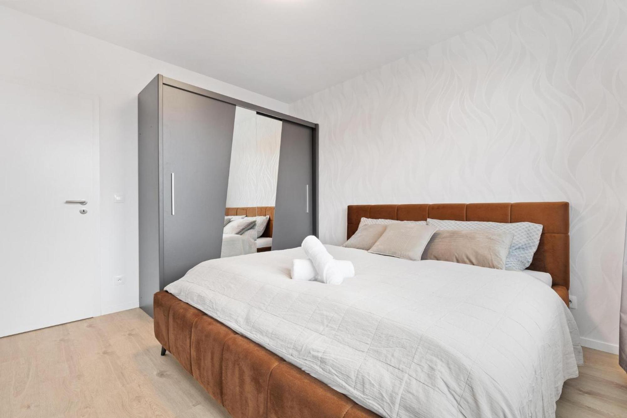 Apartment Ah Ovocne Sady- Next To Airport *