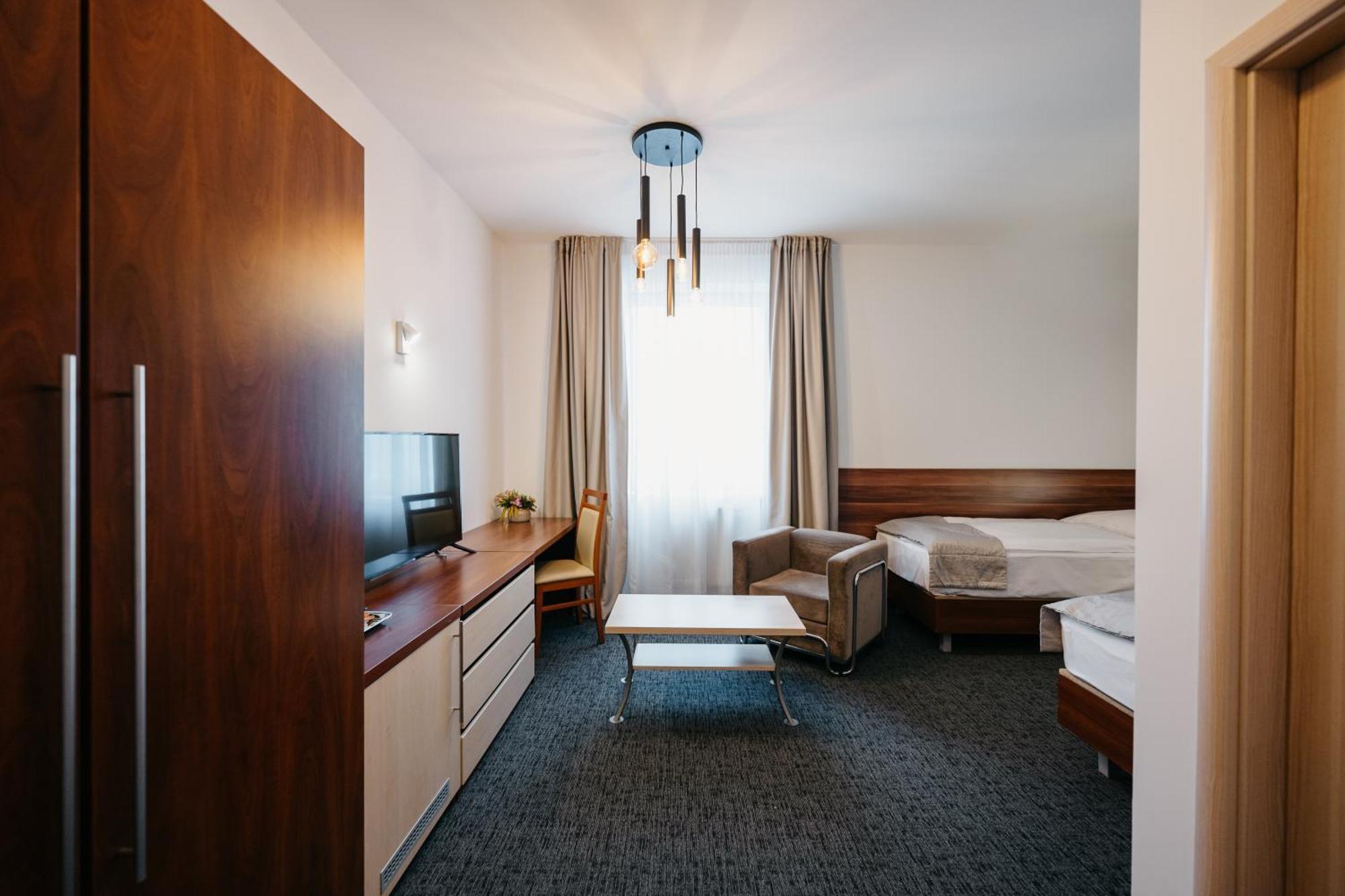 Color Hotel