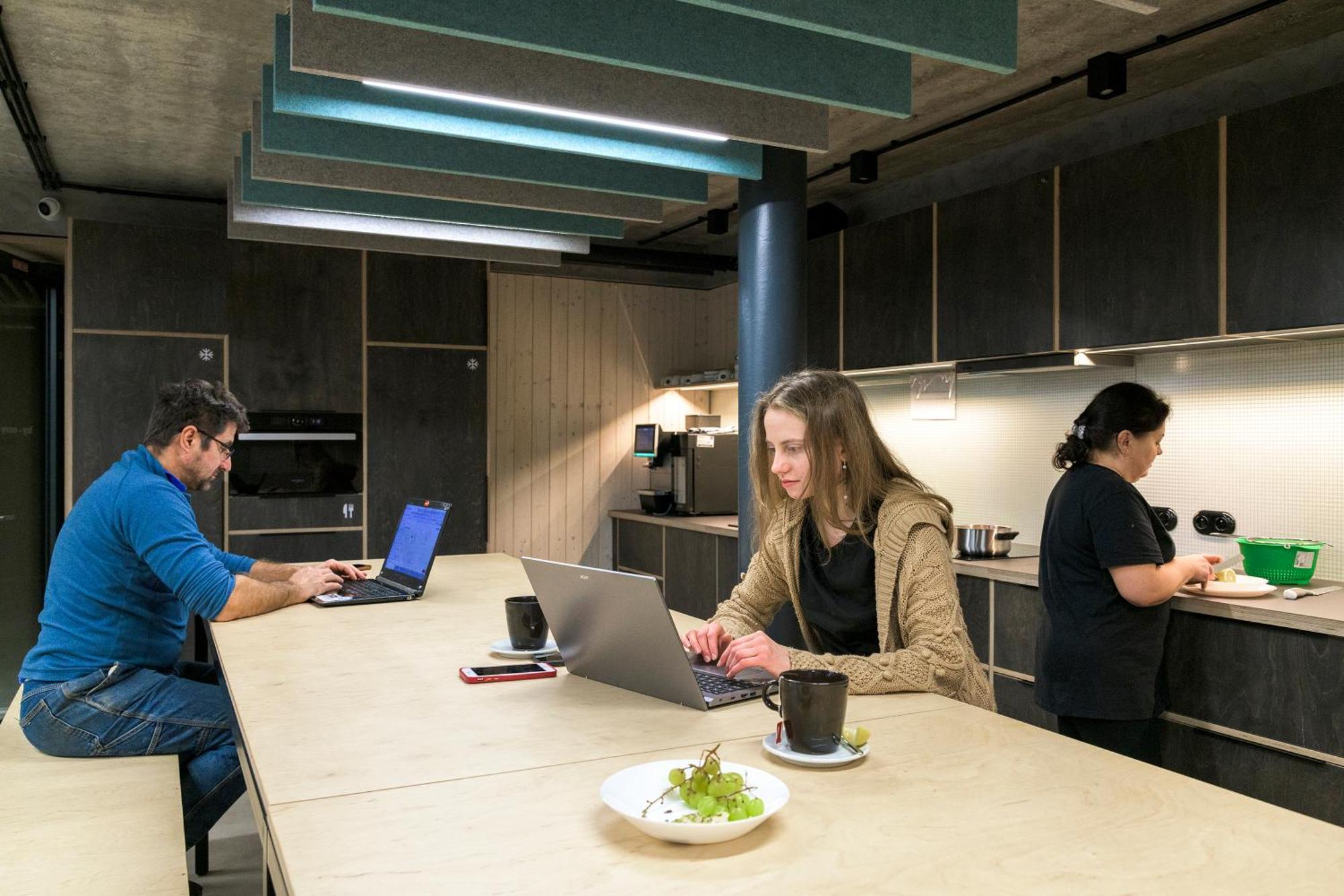 Vibe Station Loft By Zazi Hostel *