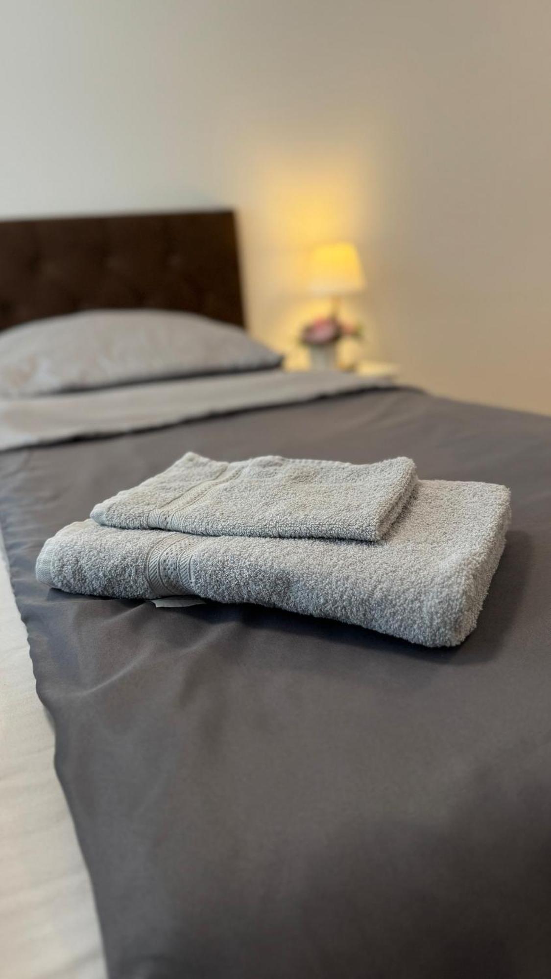 Prestige - Next To Ice Arena, Private Parking Apartment Bratislava