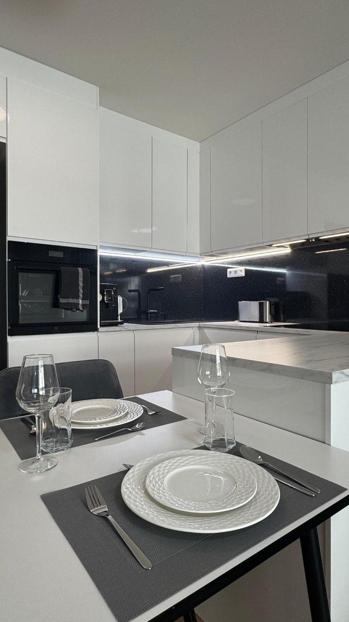 Prestige - Next To Ice Arena, Private Parking * Bratislava