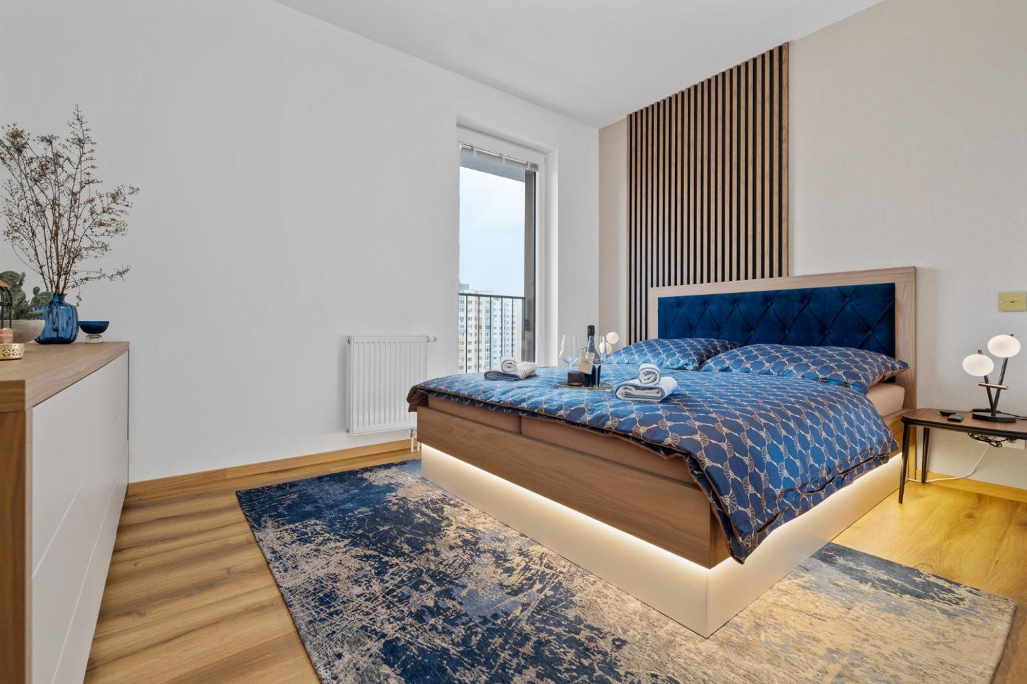 Golden Moon Apartment